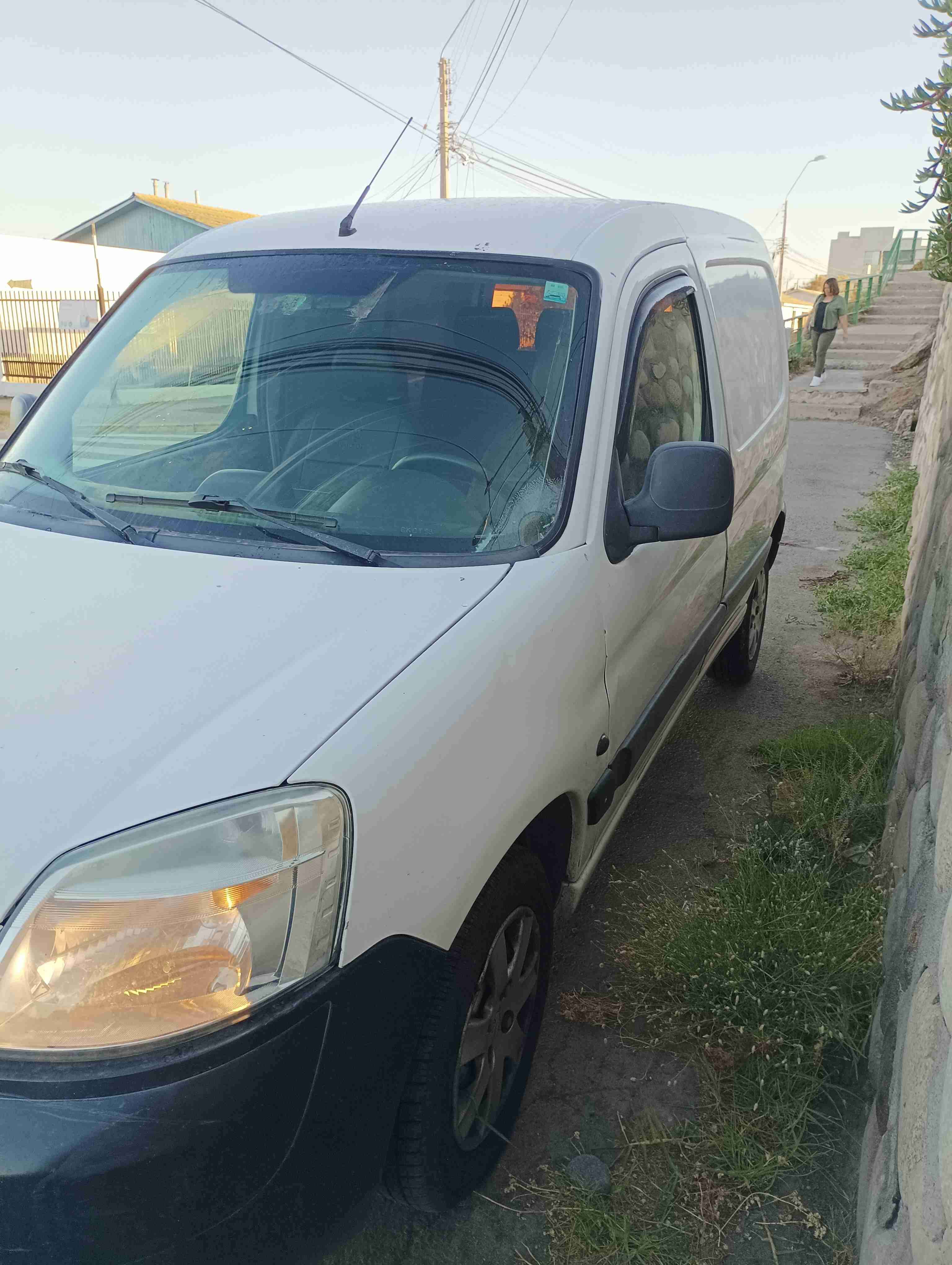 Peugeot Partner 1.6 HDI - miniatura 4