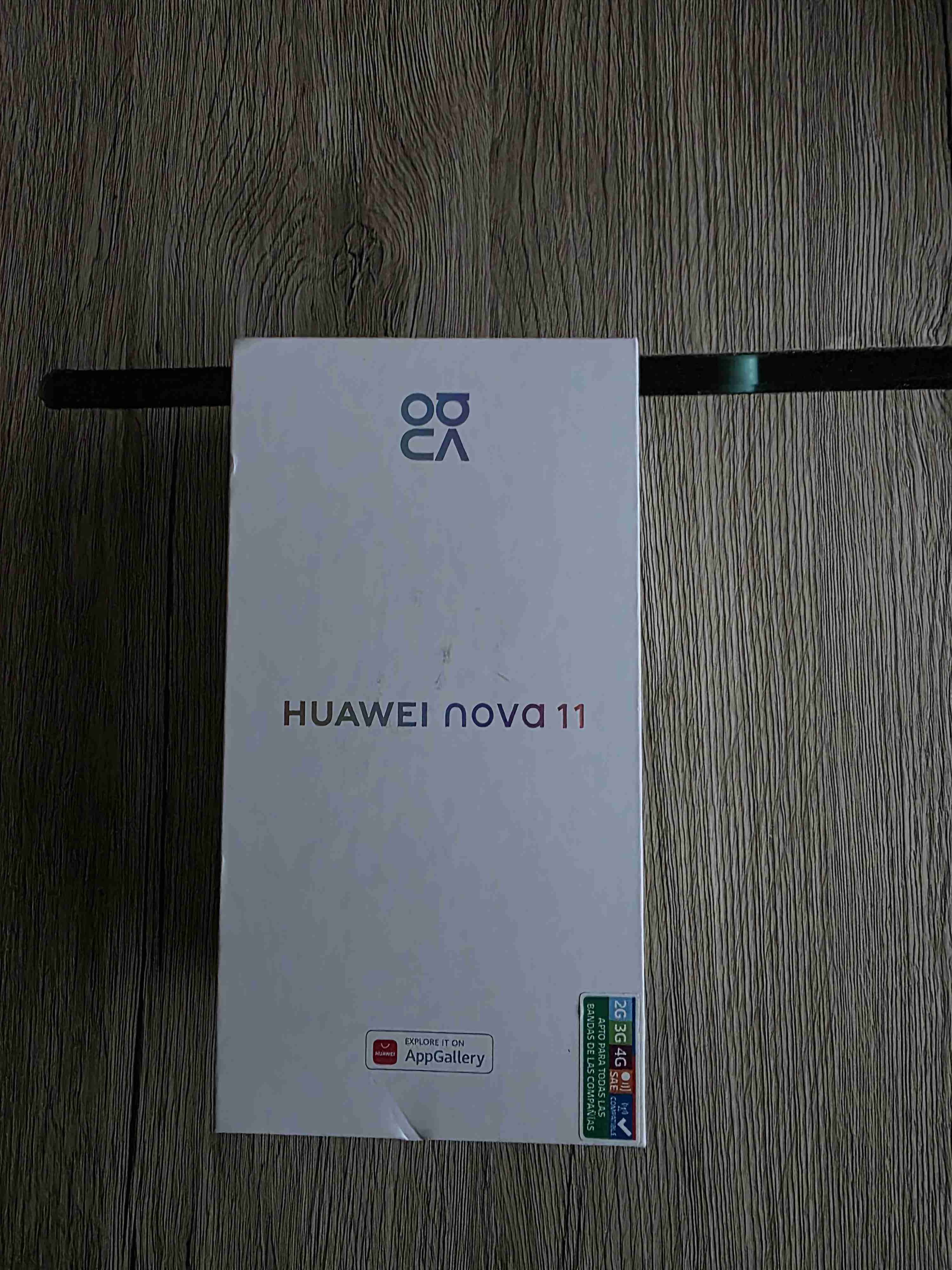 Huawei Nova 11 en caja