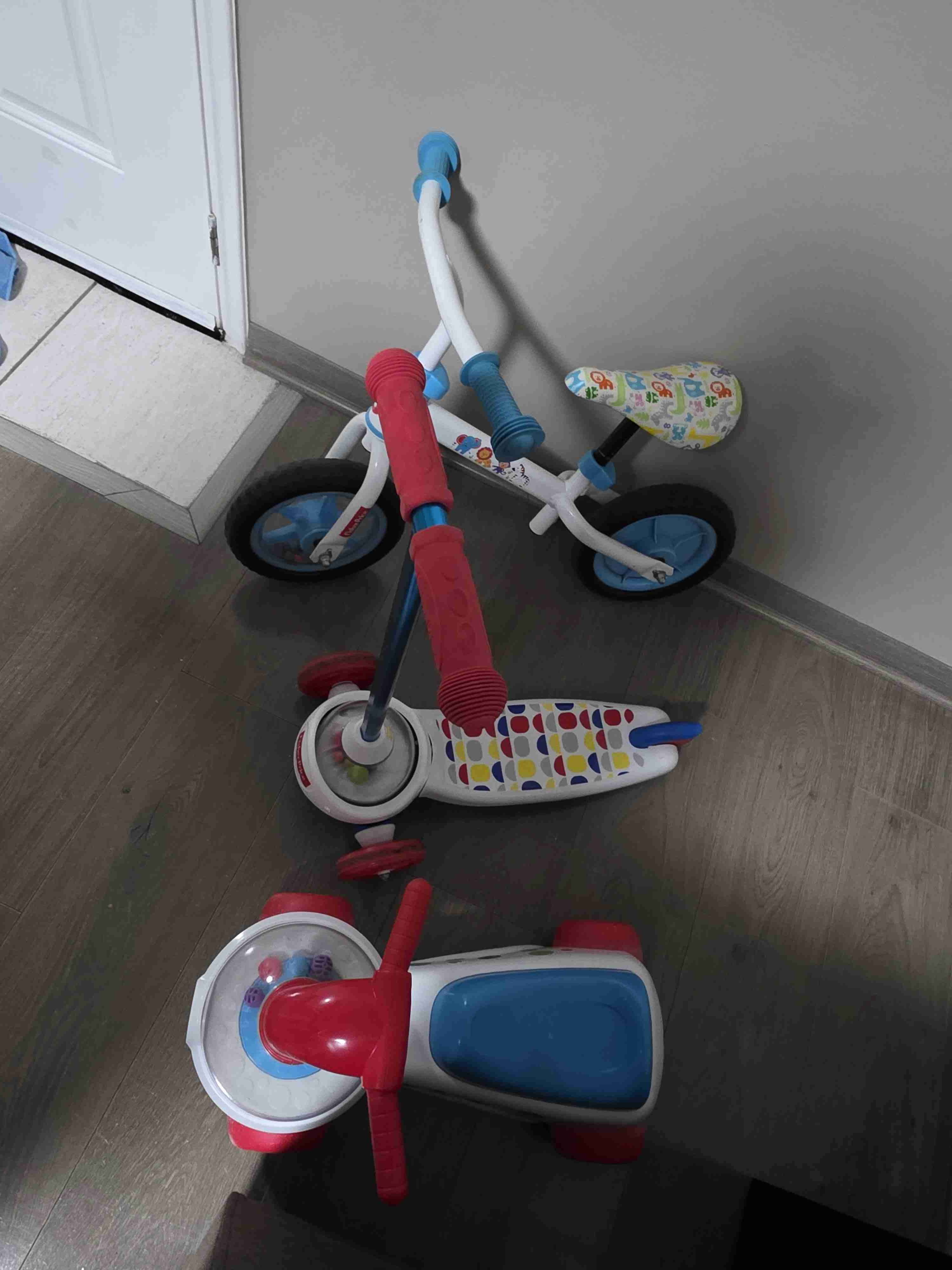 Triciclo, scooter y montable infantil - miniatura 2