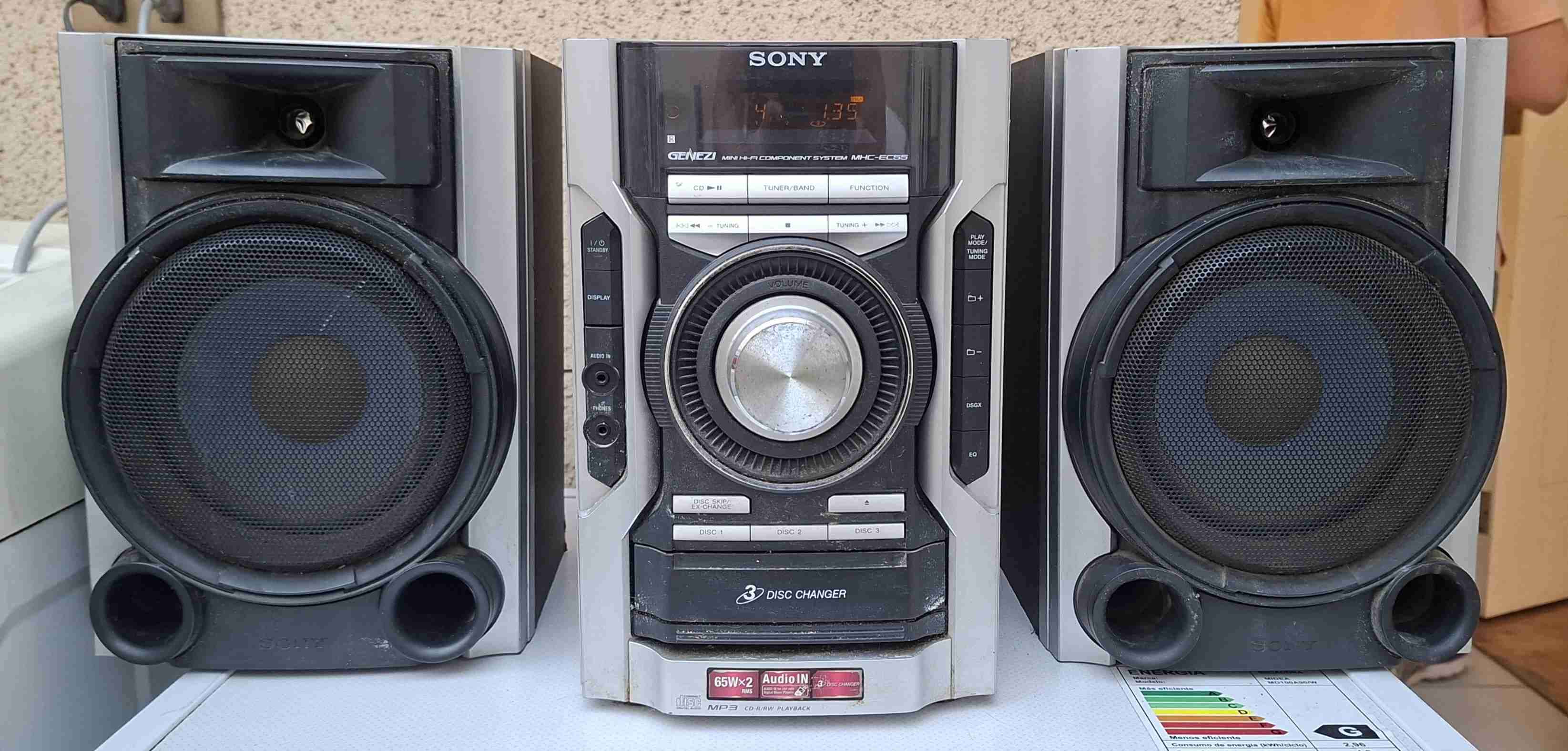 Equipo de sonido Sony 3 CD y casetera - miniatura 1