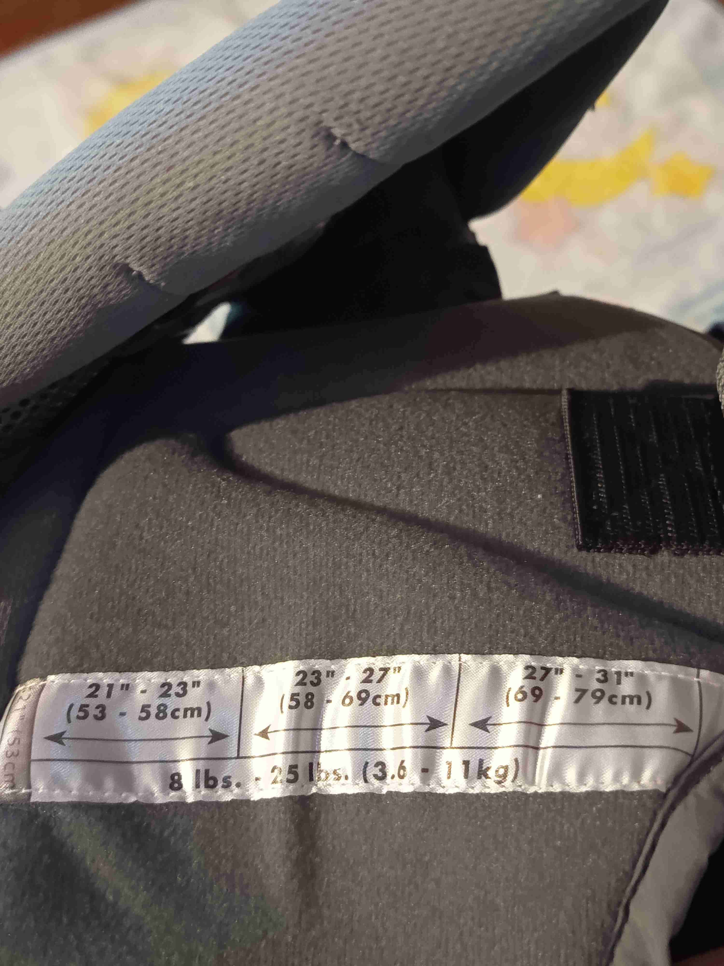 Mochila porta bebé gris Infanti. - miniatura 3