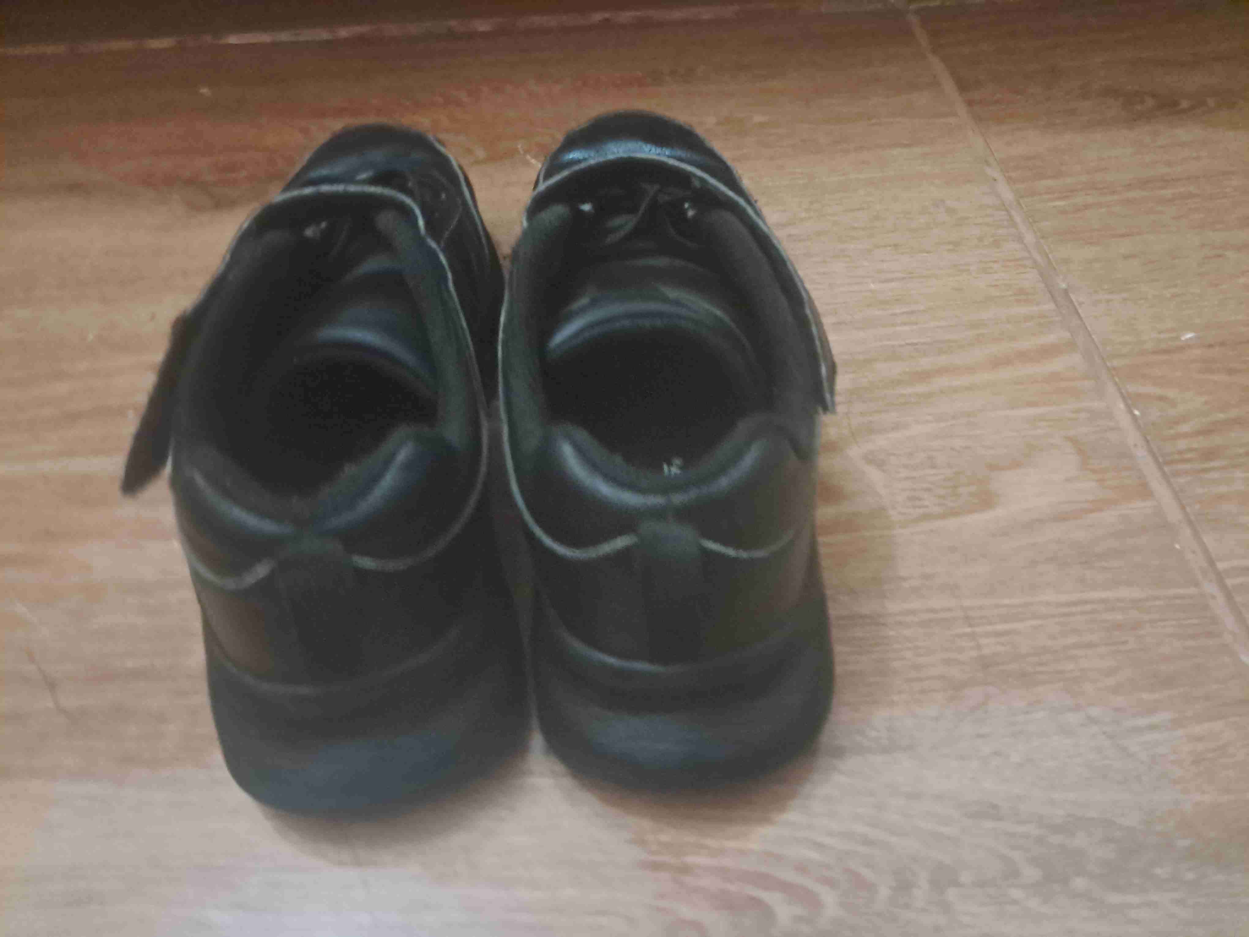 Zapatos negros usados - miniatura 3