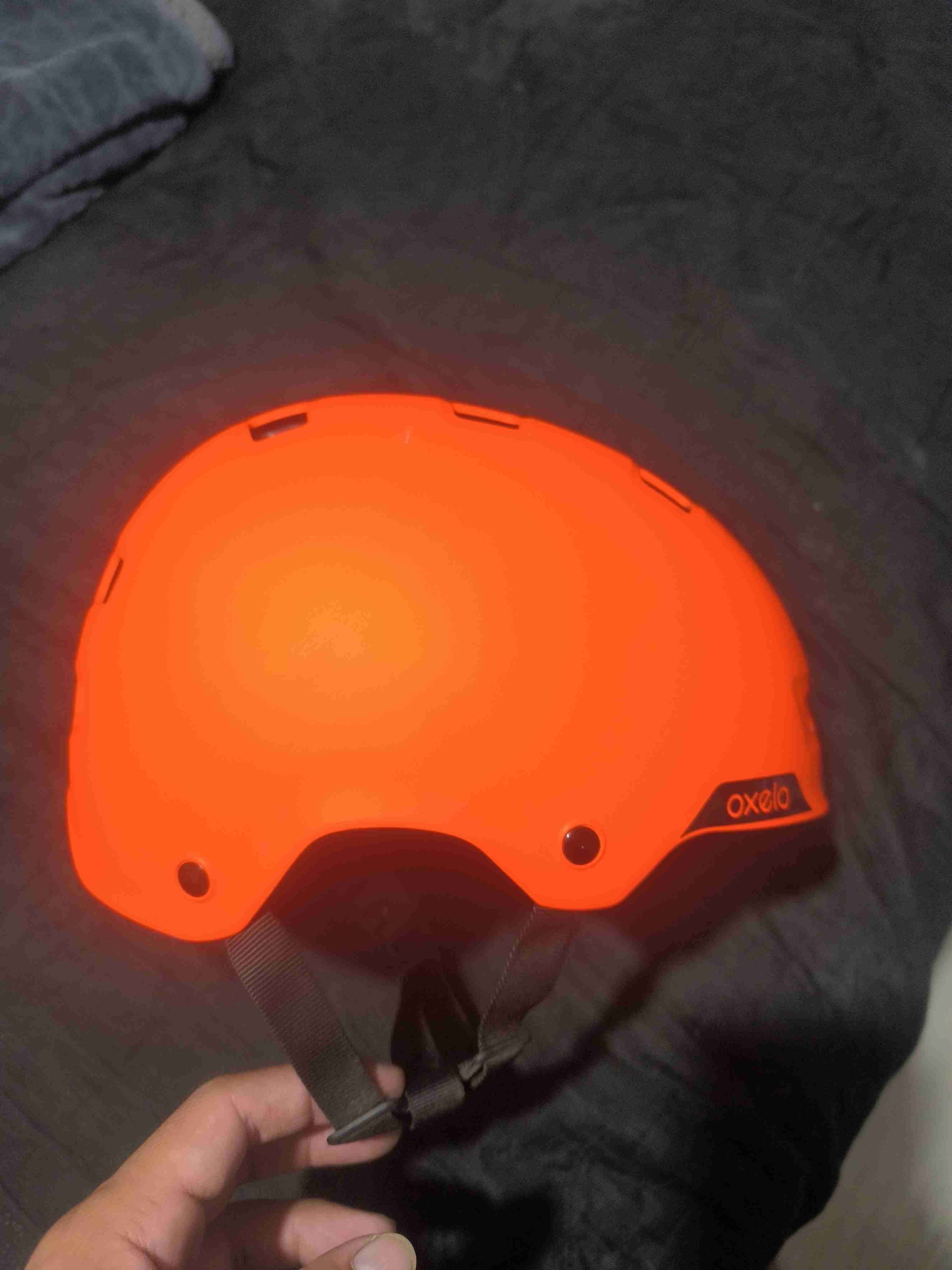 Casco naranja de bicicleta - 2