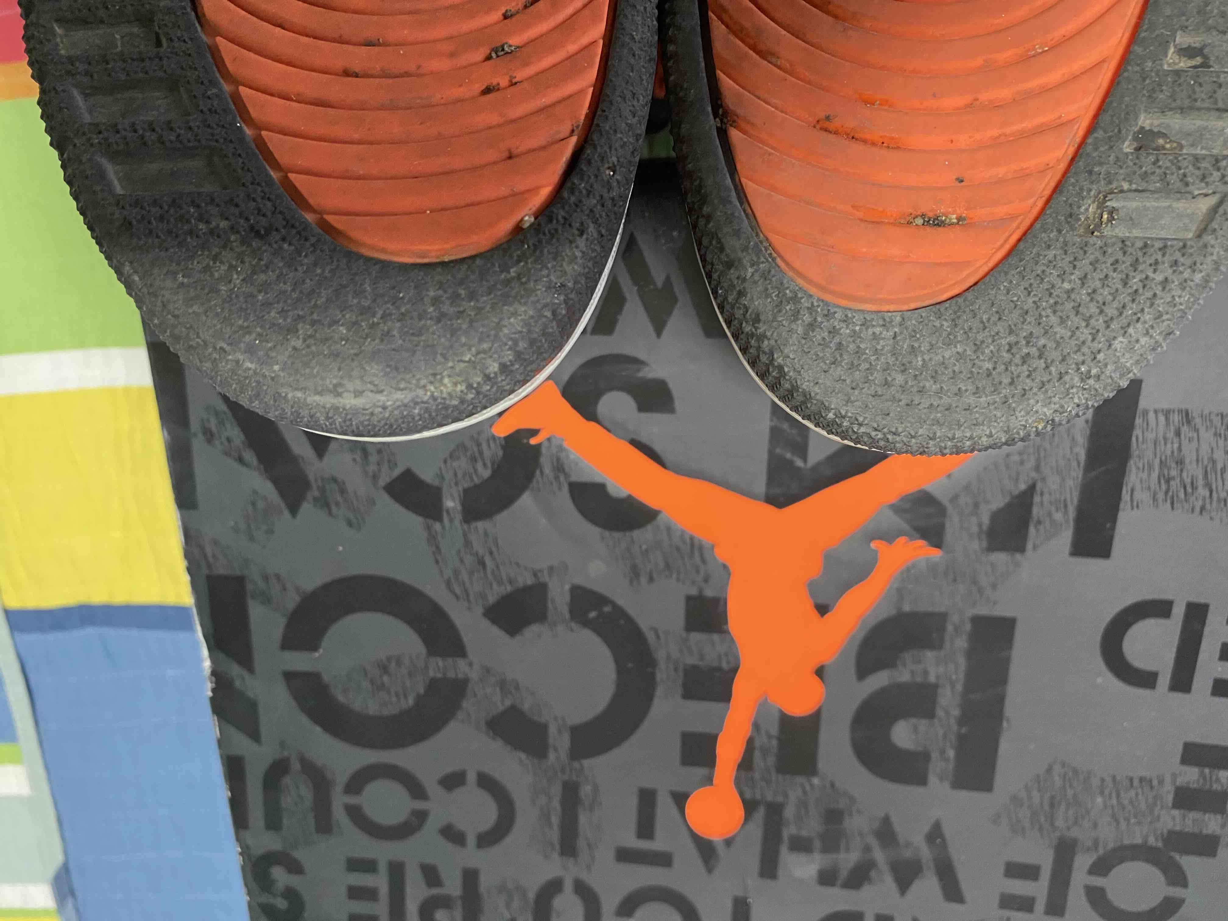 Zapatillas negras jordan 3 - miniatura 5