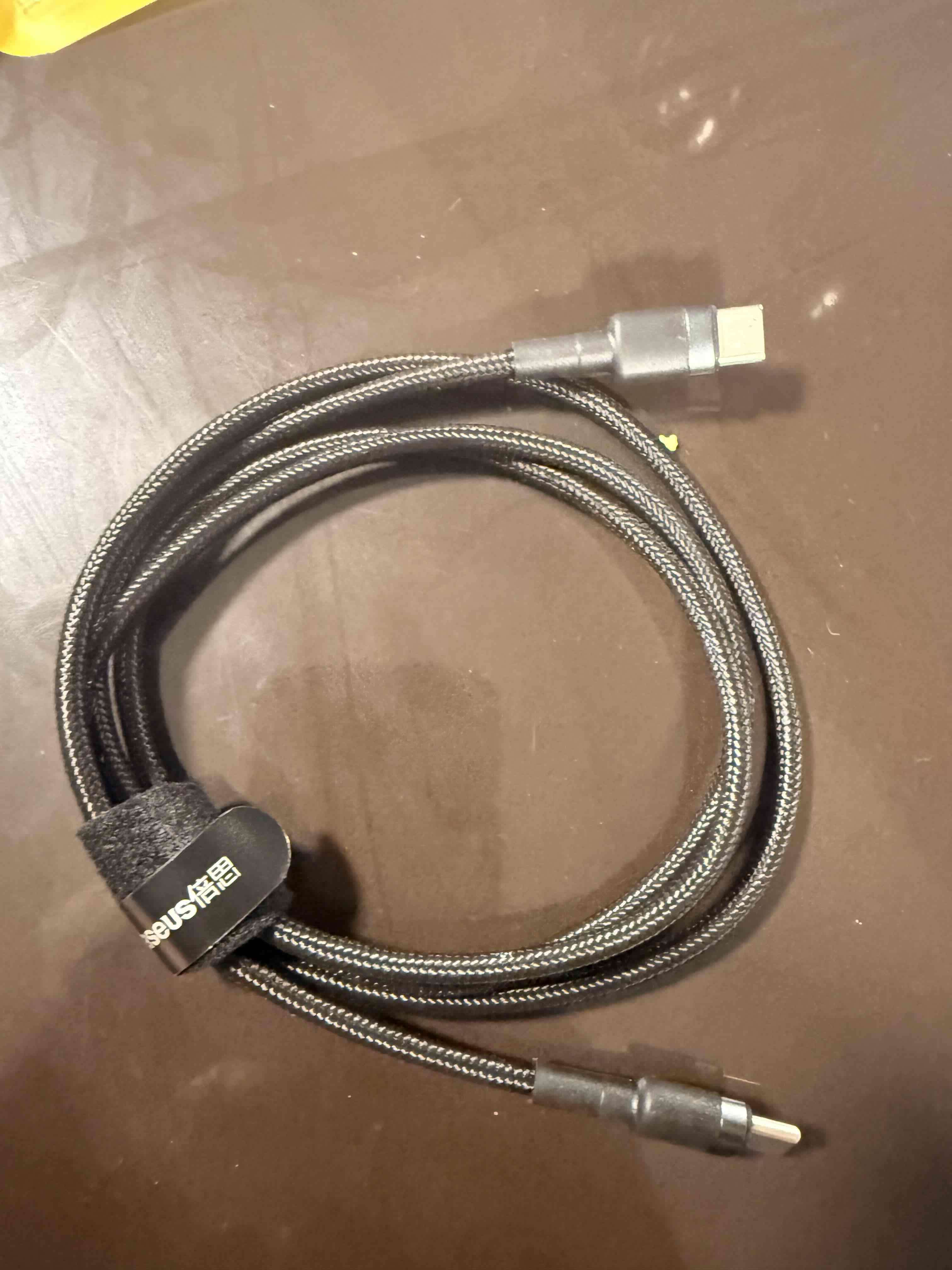 Cable USB-C Baseus de 1 Metro - miniatura 2