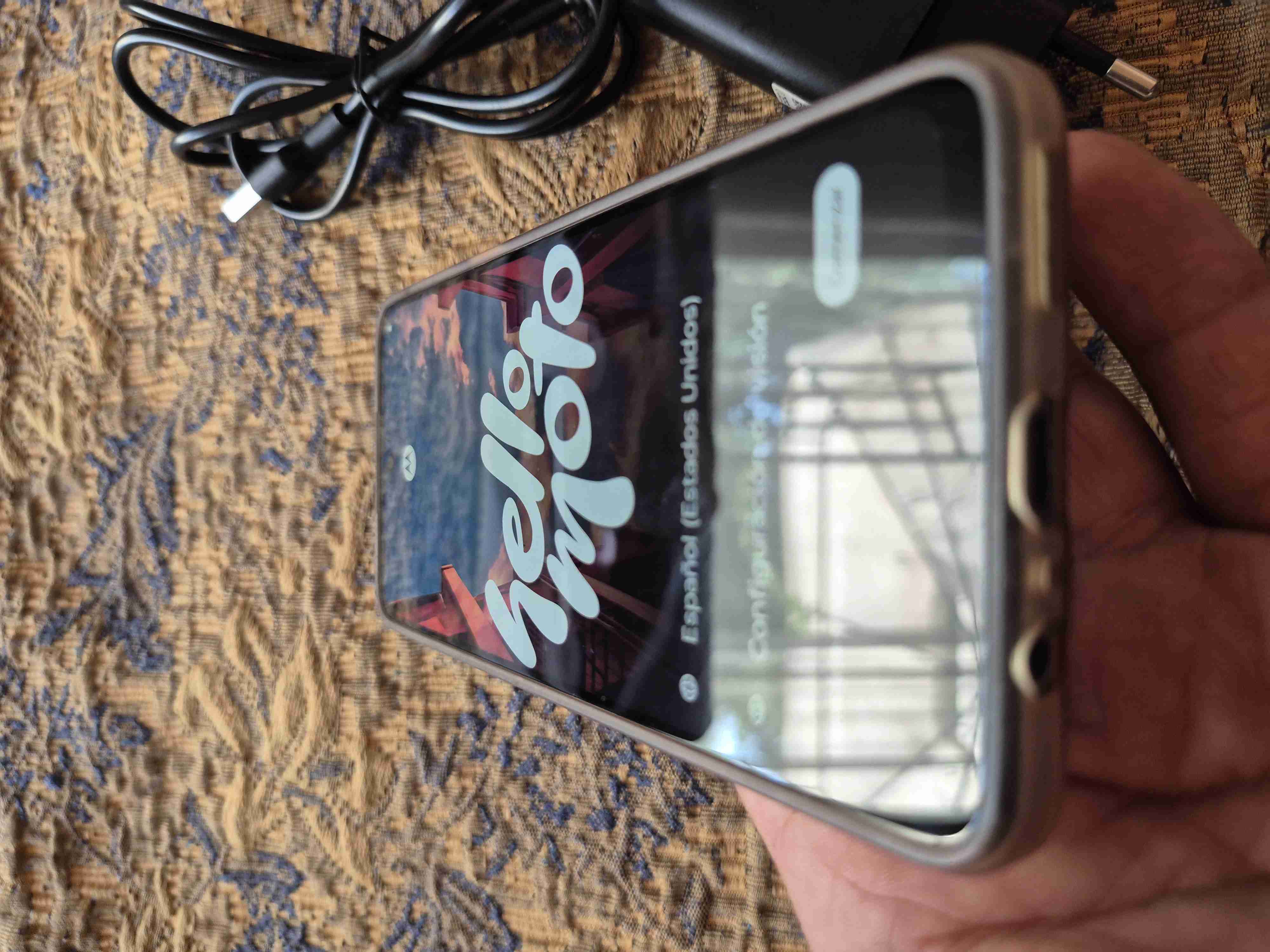 Celular Motorola con cargador - miniatura 4