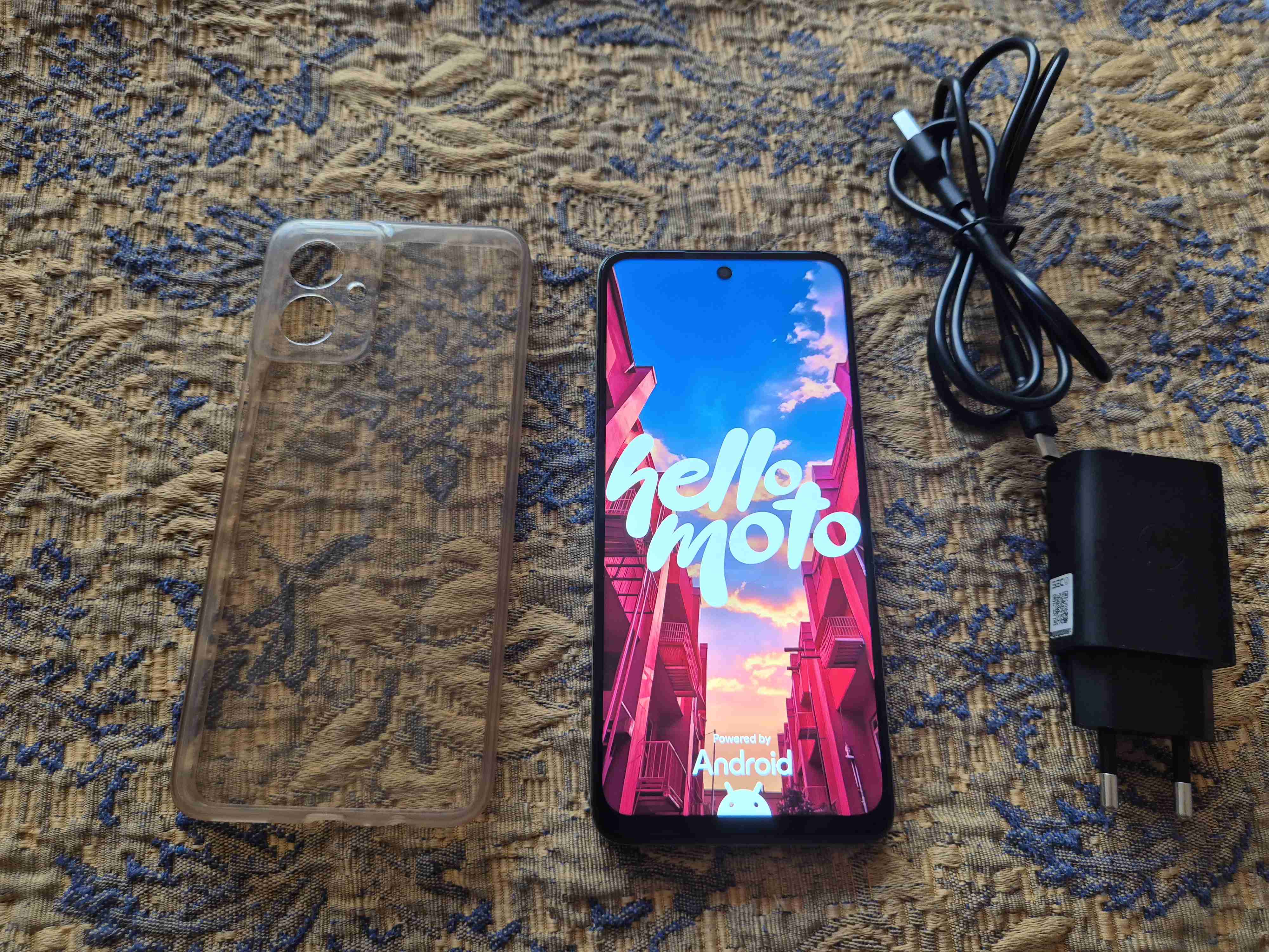 Celular Motorola con cargador - miniatura 5