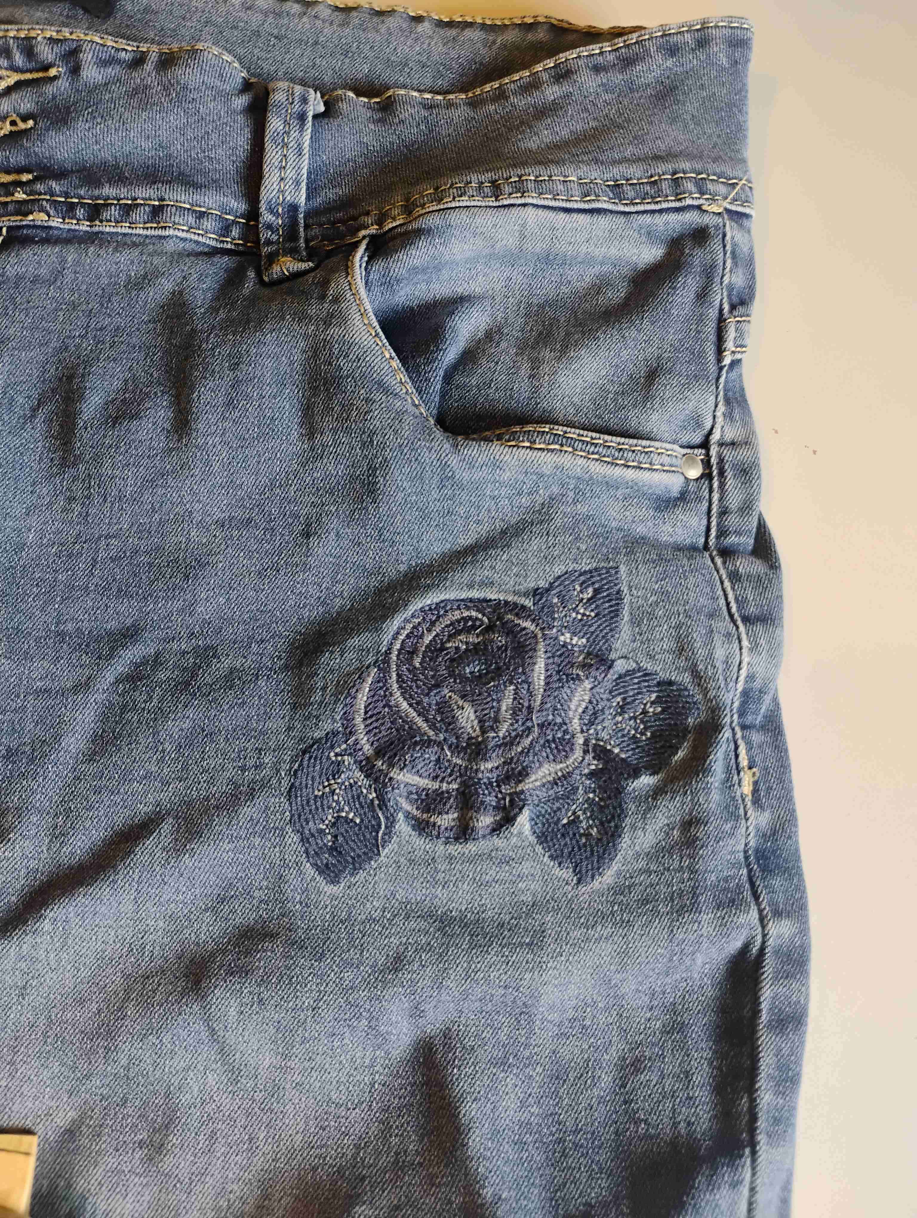 Jeans azul bordado talla 48 - miniatura 2