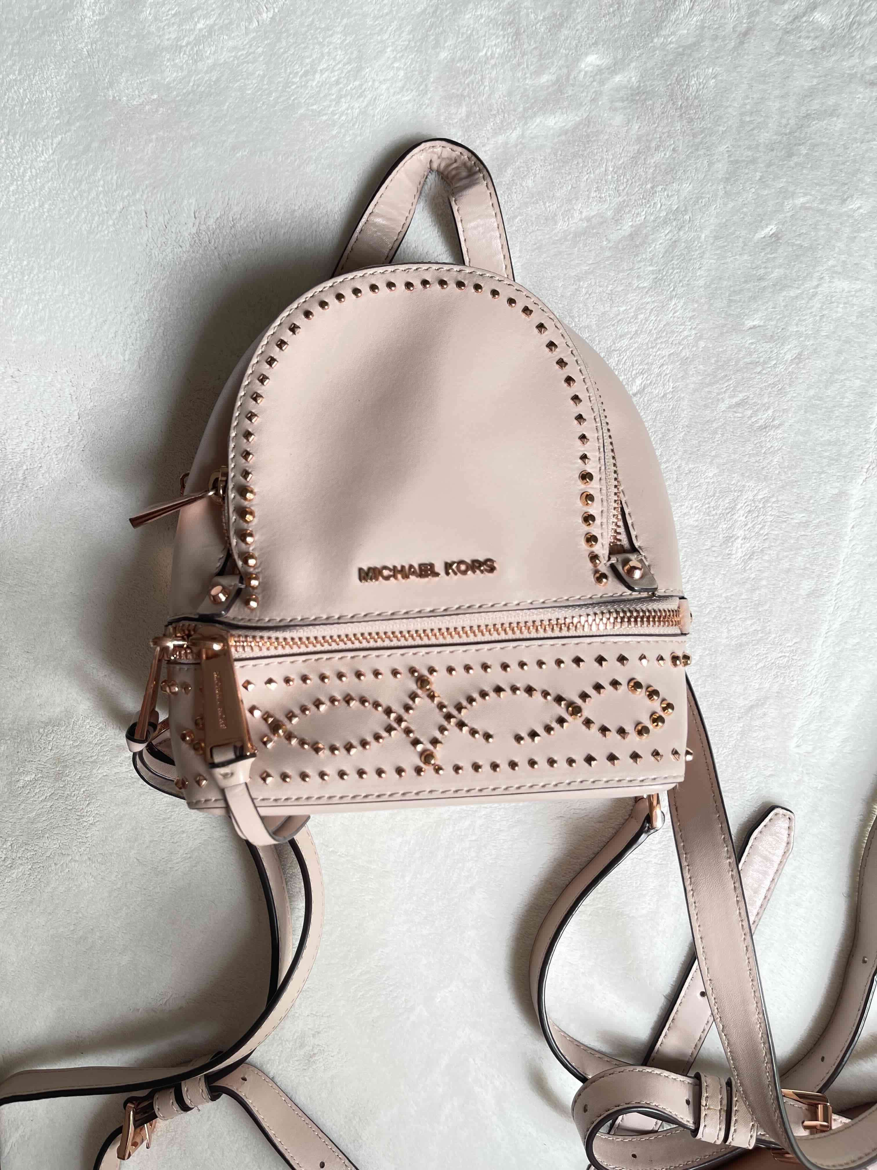 Mochila Michael Kors color rosa claro