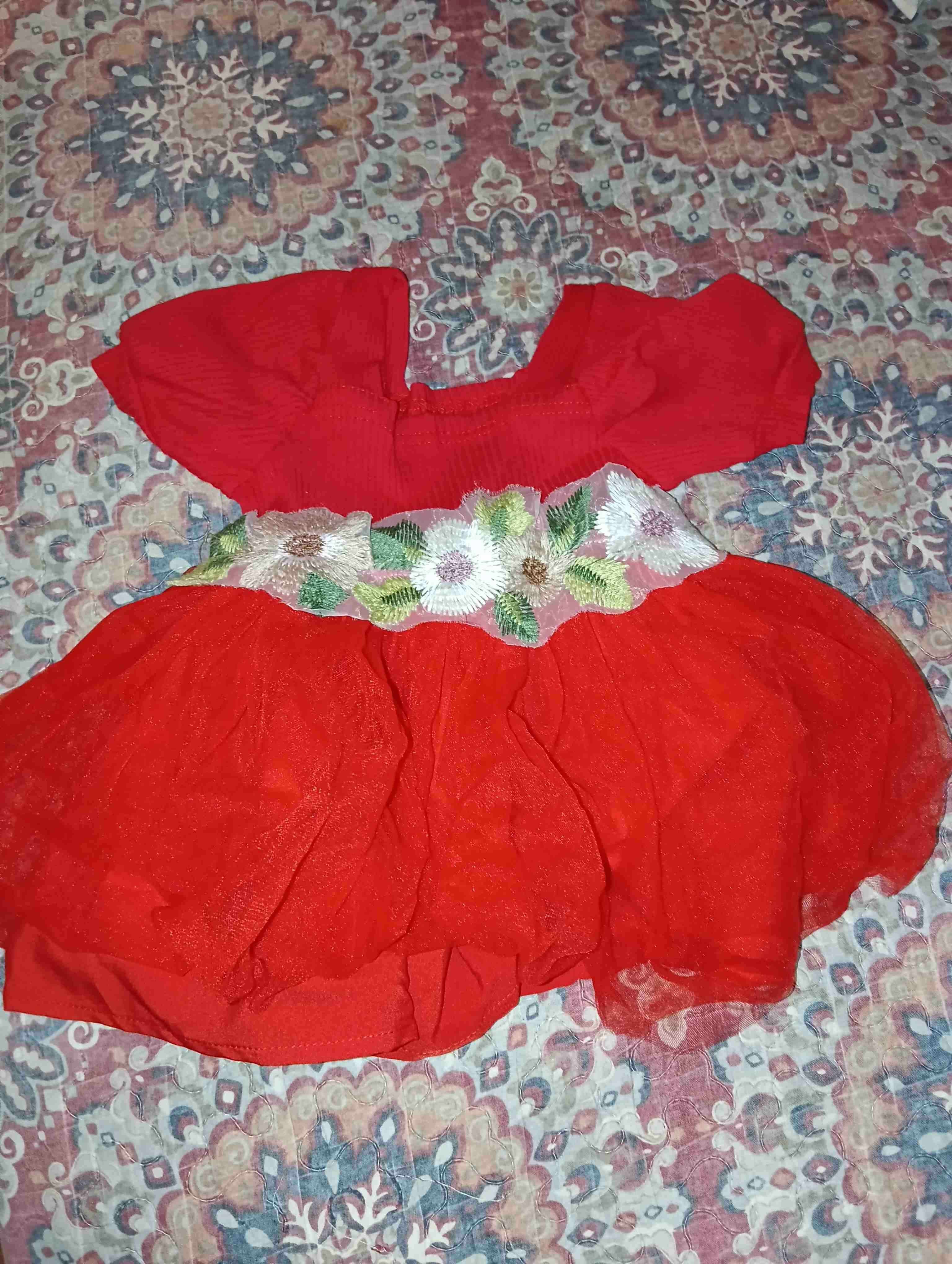Vestido niña rojo con perlas HM - miniatura 3