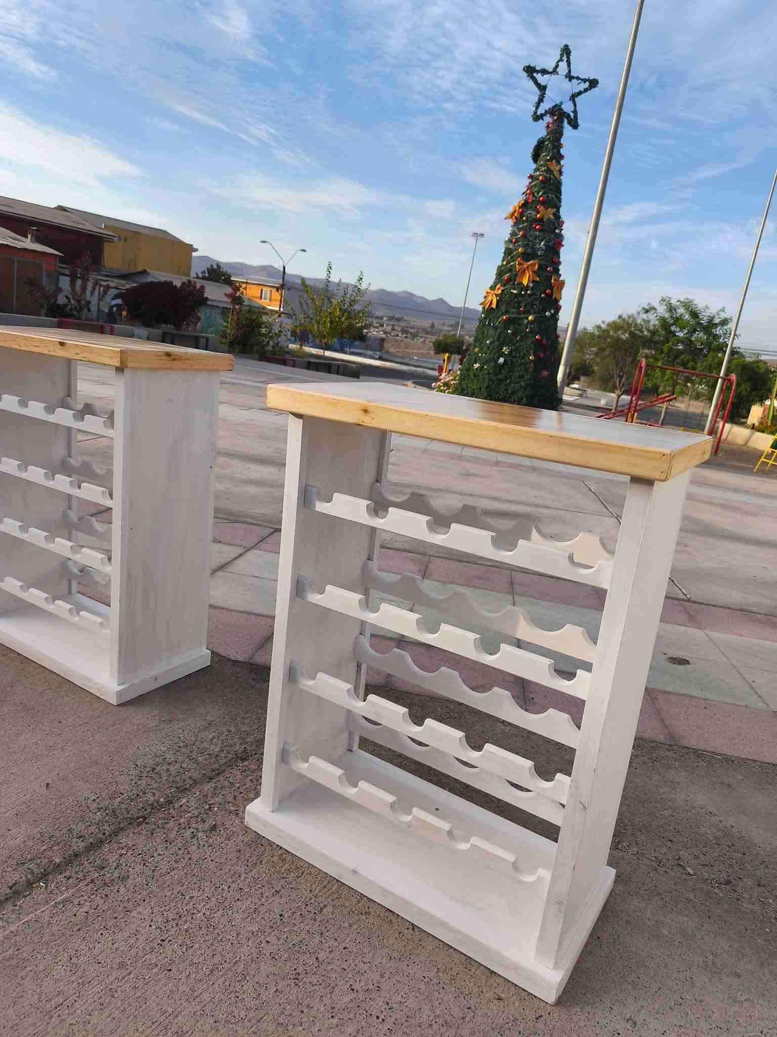 Botellero de madera blanco