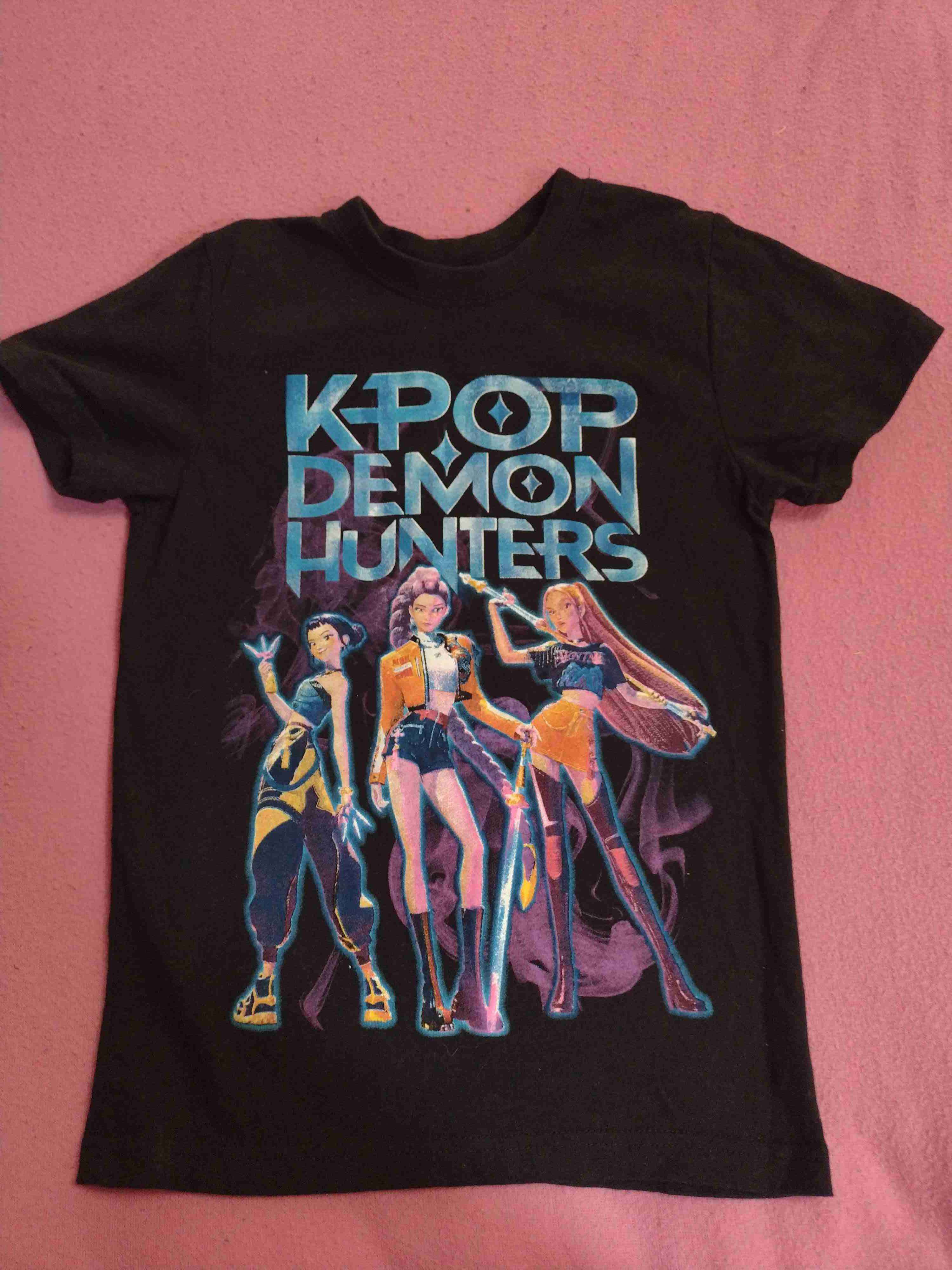 Polera negra Kpop Demon Hunters