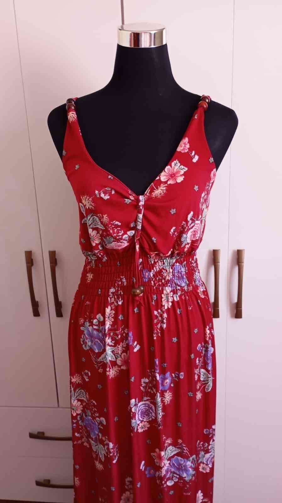 Vestido largo rojo floral