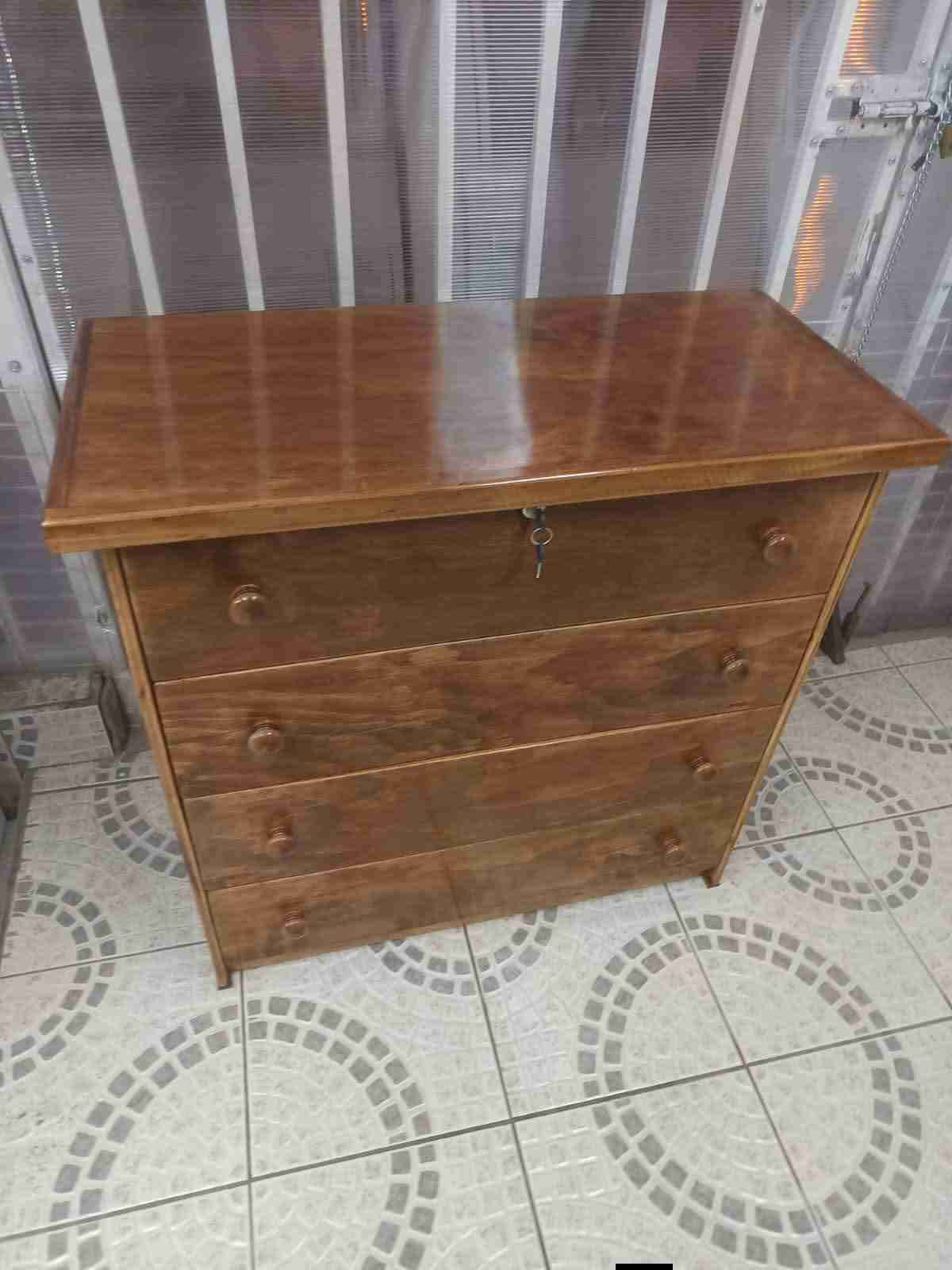 Cómoda nueva de madera con 4 cajones - miniatura 2