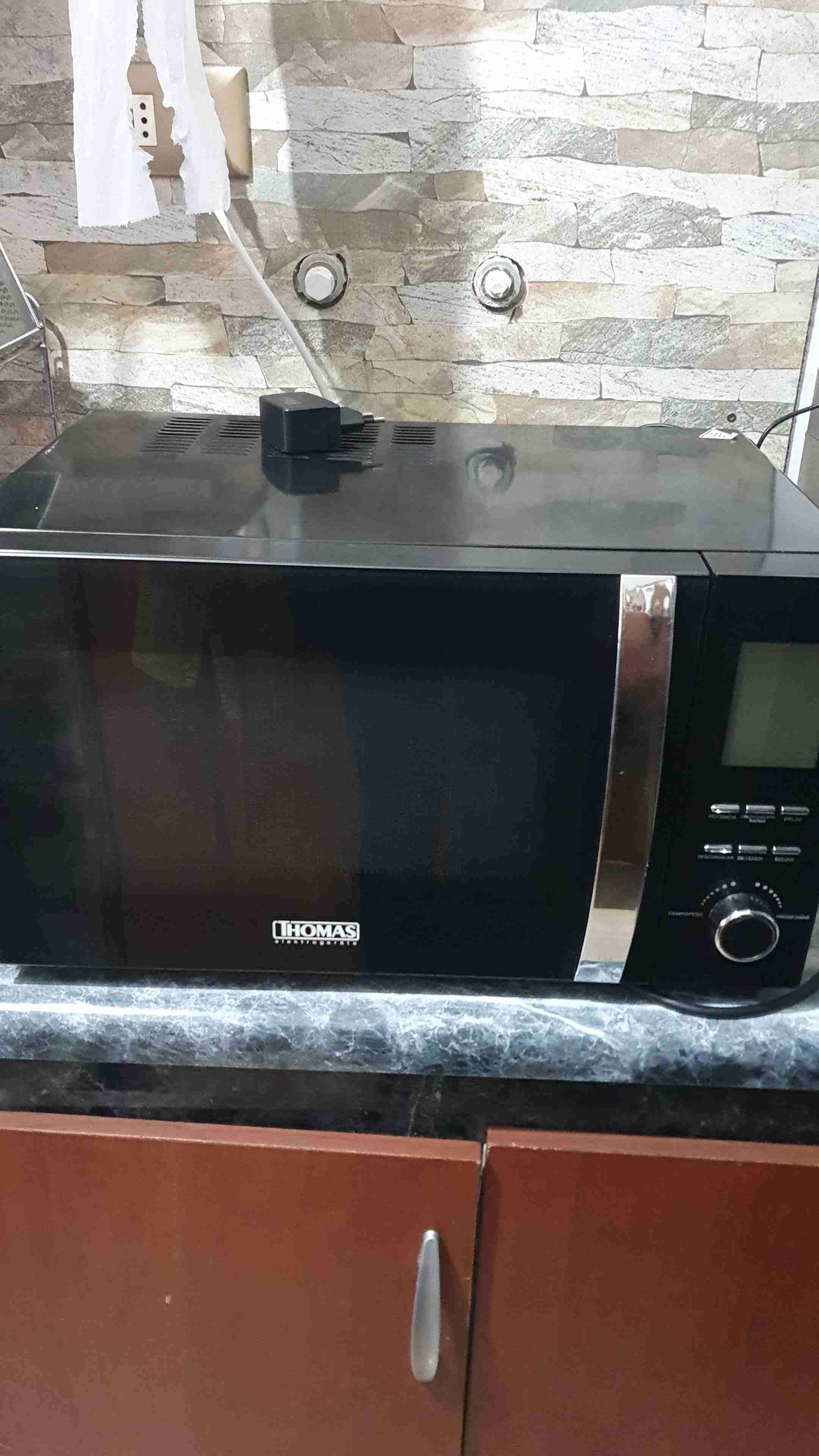 Microondas negro Thomas