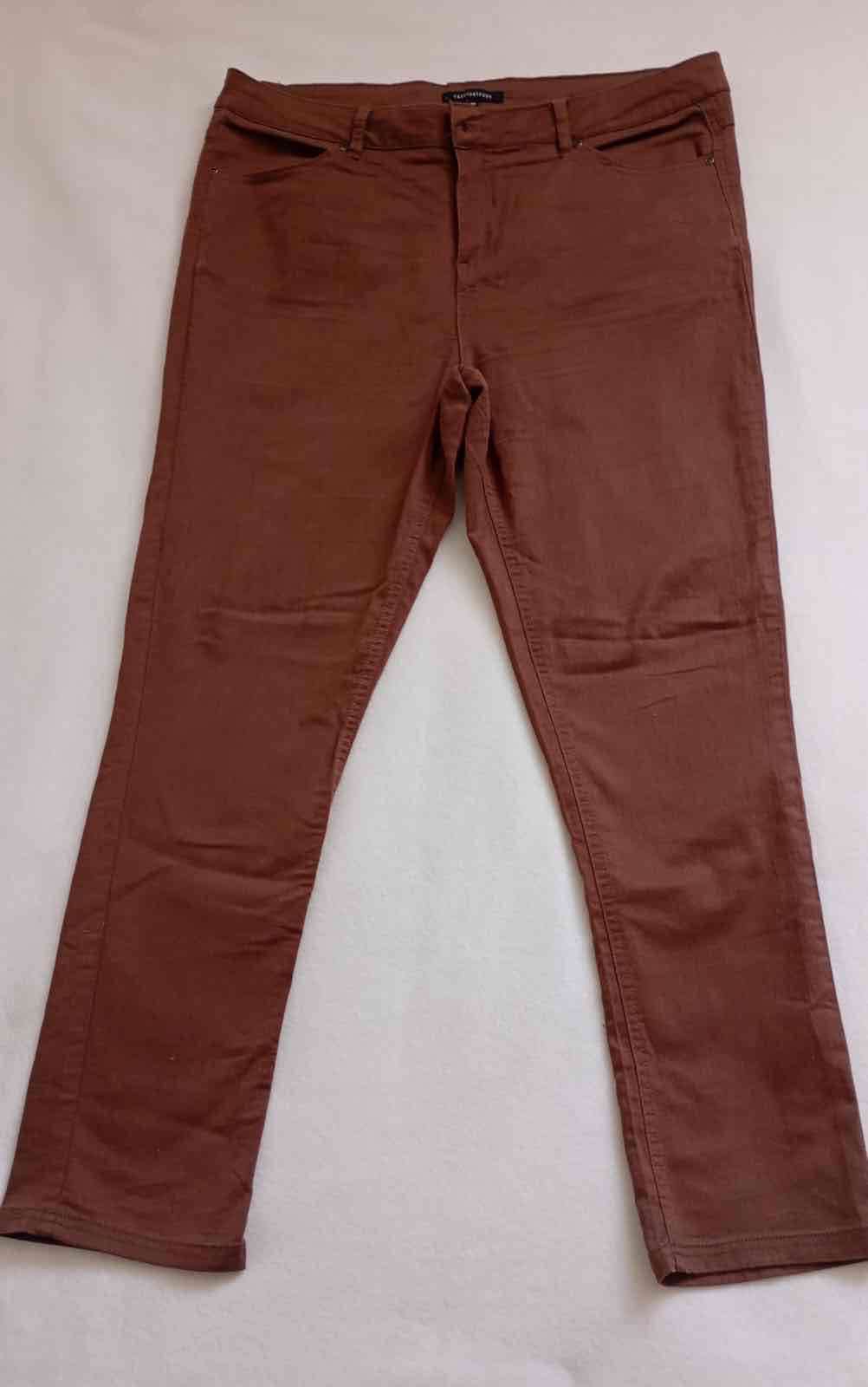 Pantalones marrones casuales