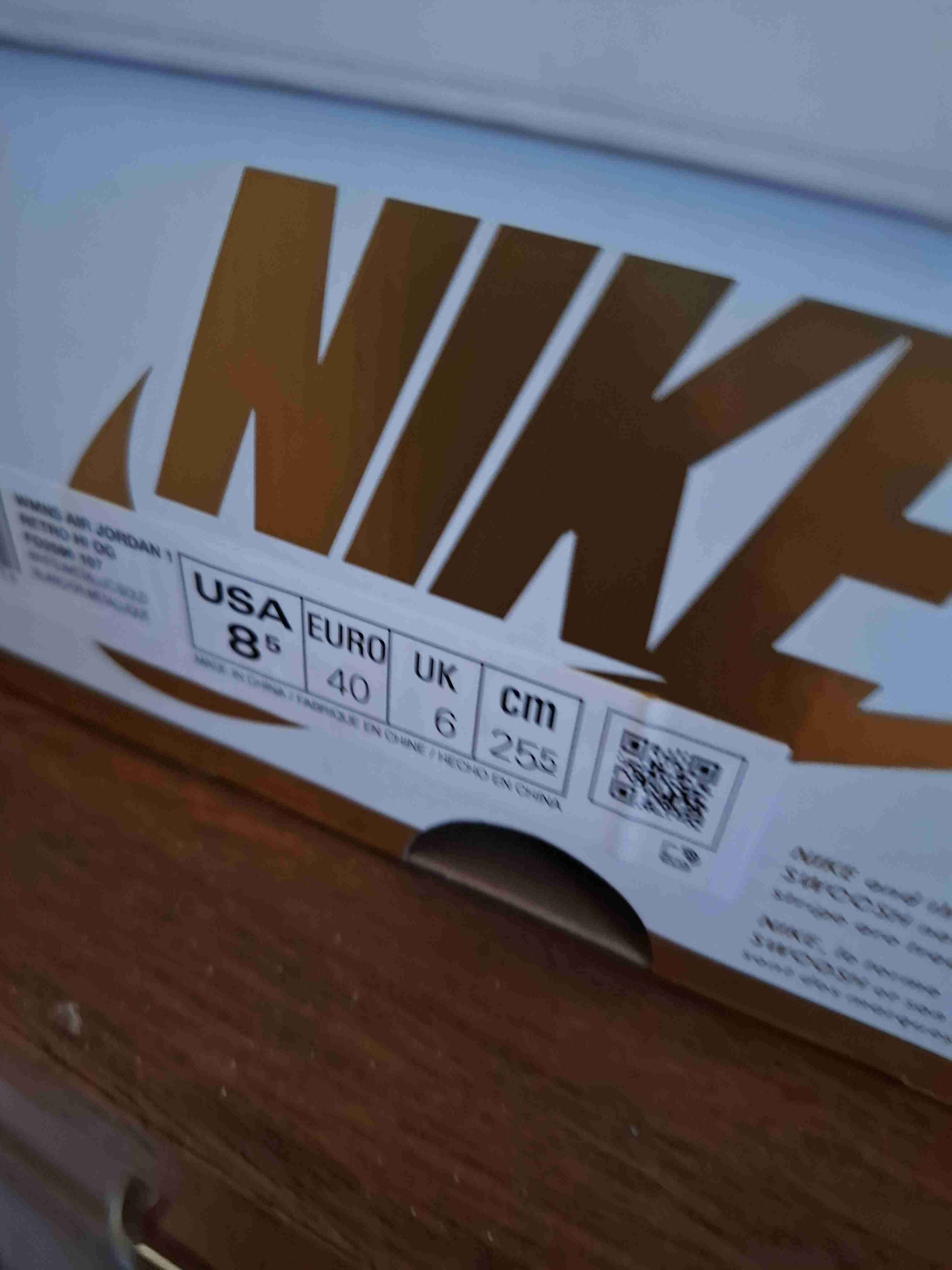 Zapatillas Nike blancas - miniatura 4