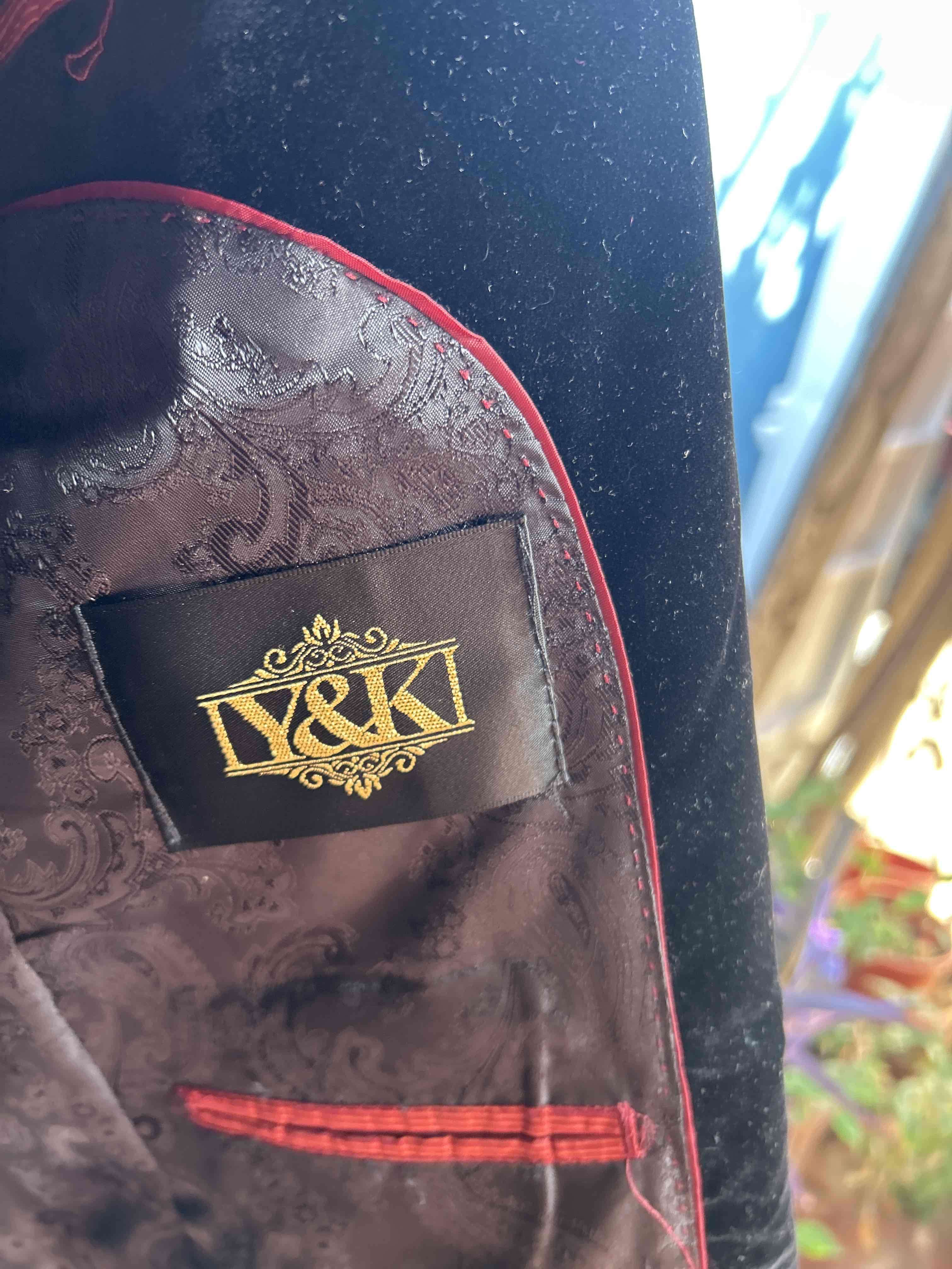 Blazer negro con detalles brillantes - miniatura 4