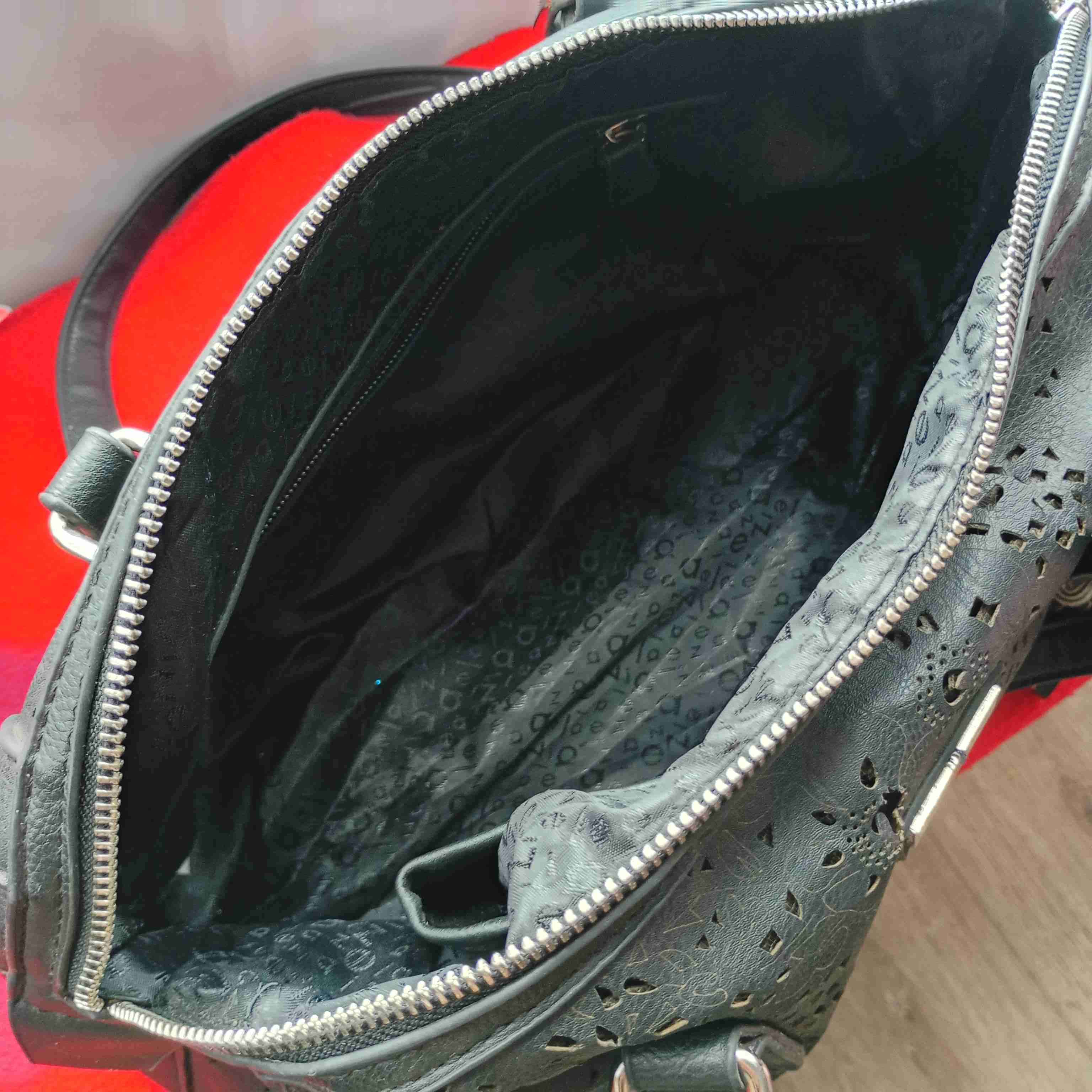 Cartera negra Azaleia con diseño calado - miniatura 3