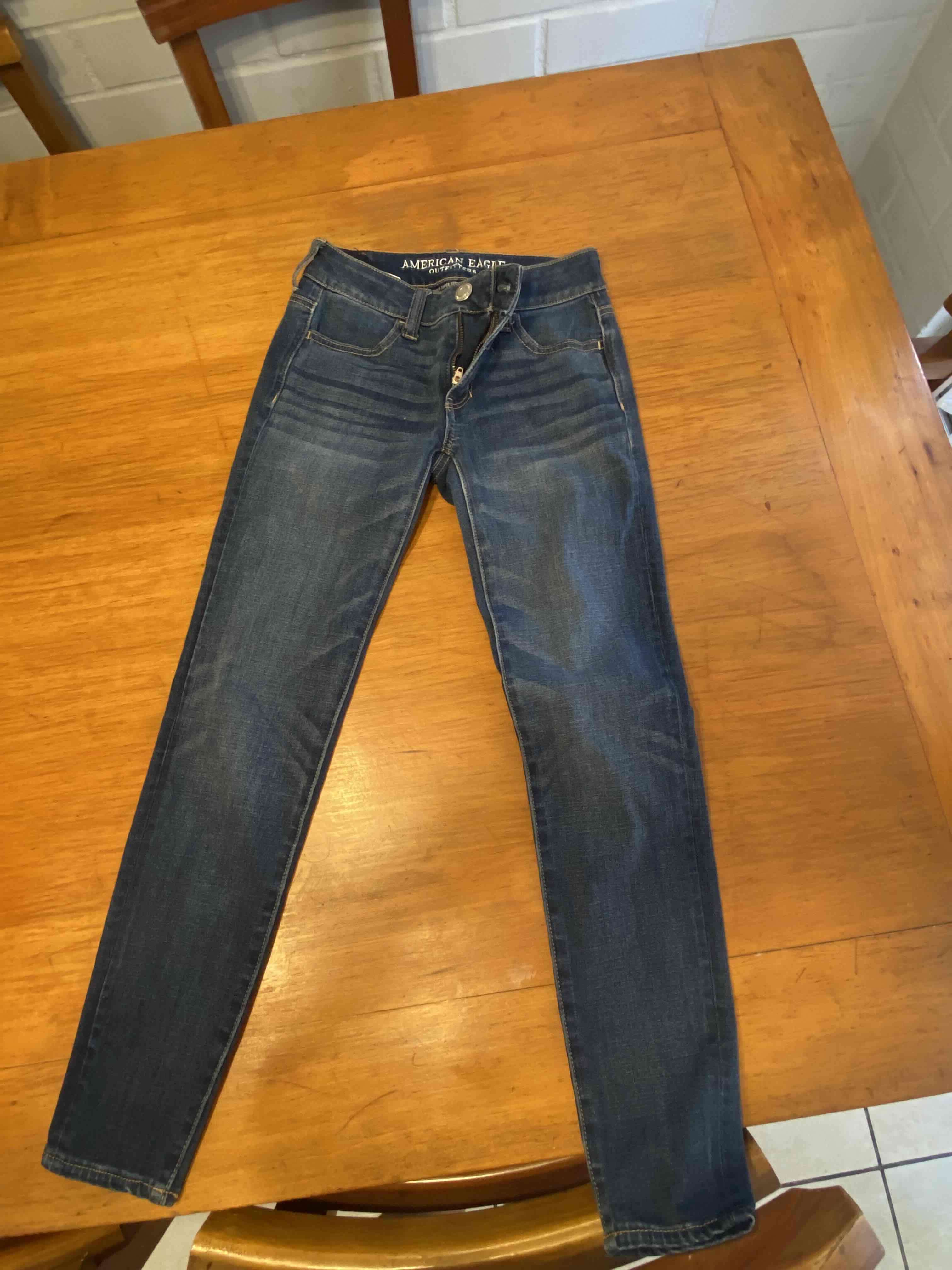 Jeans azul oscuro