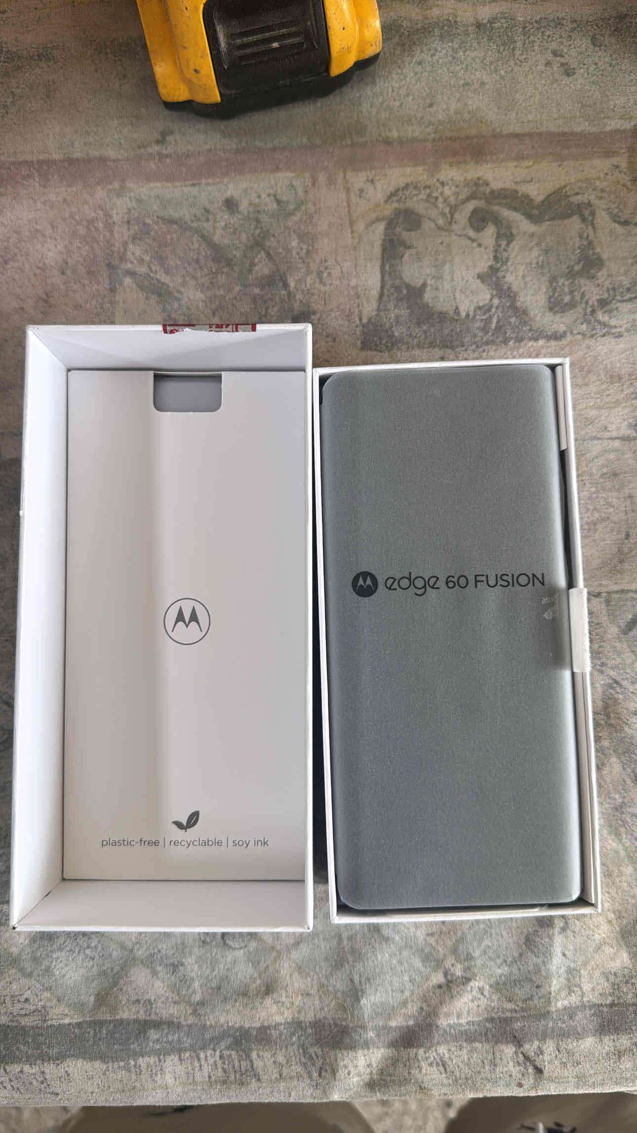 Motorola Edge 60 Fusion nuevo - miniatura 2