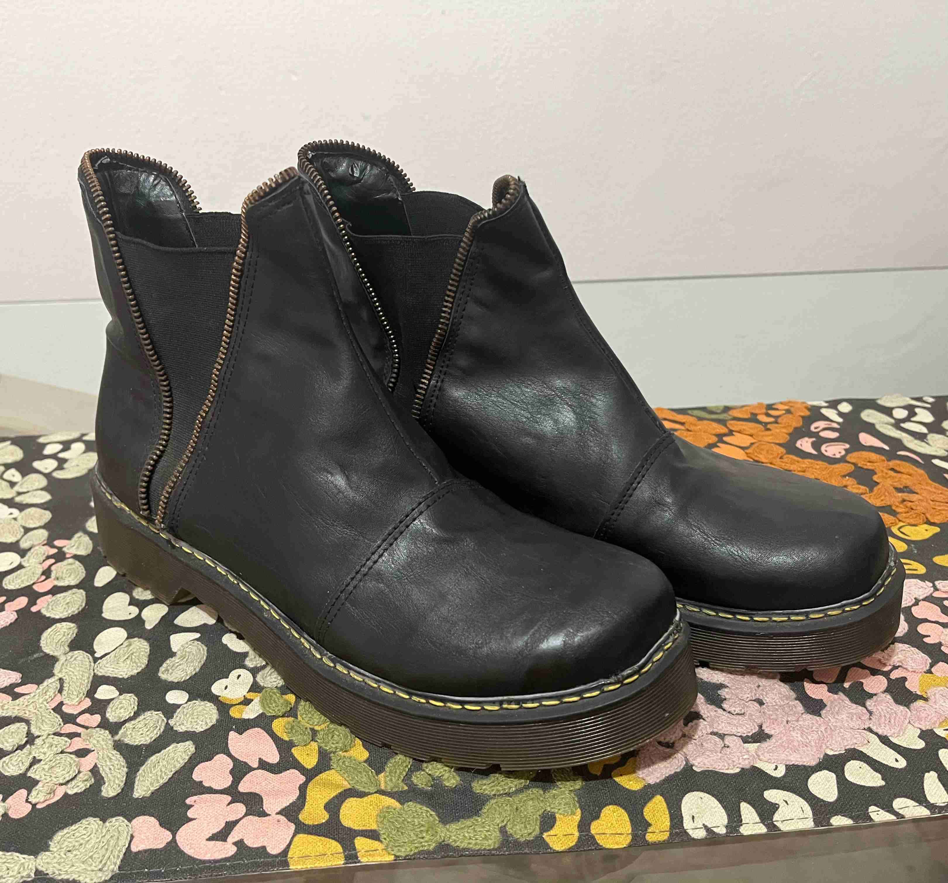 Botines negros de cuero