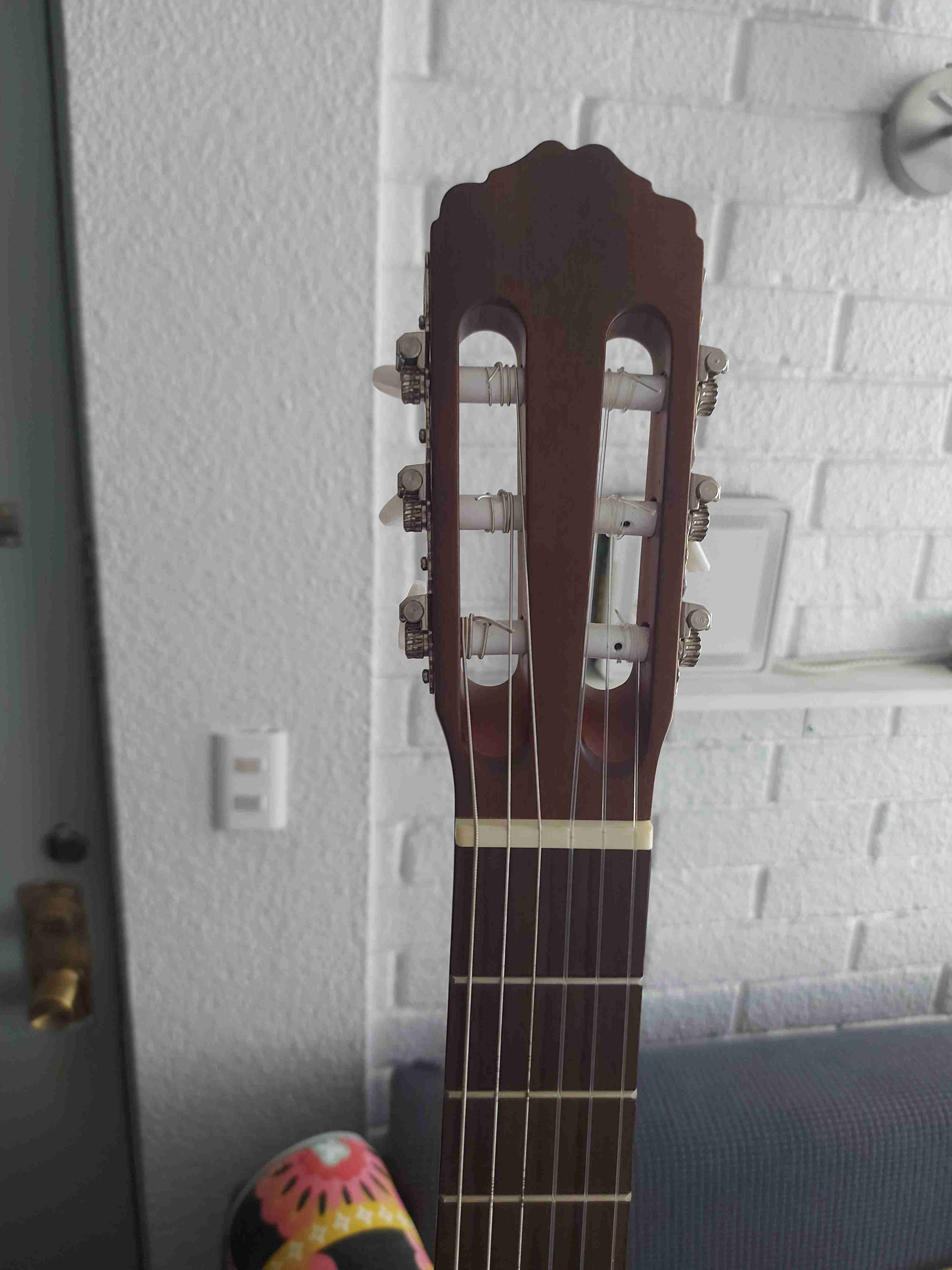 Guitarra clásica Raimundo madera natural - miniatura 4