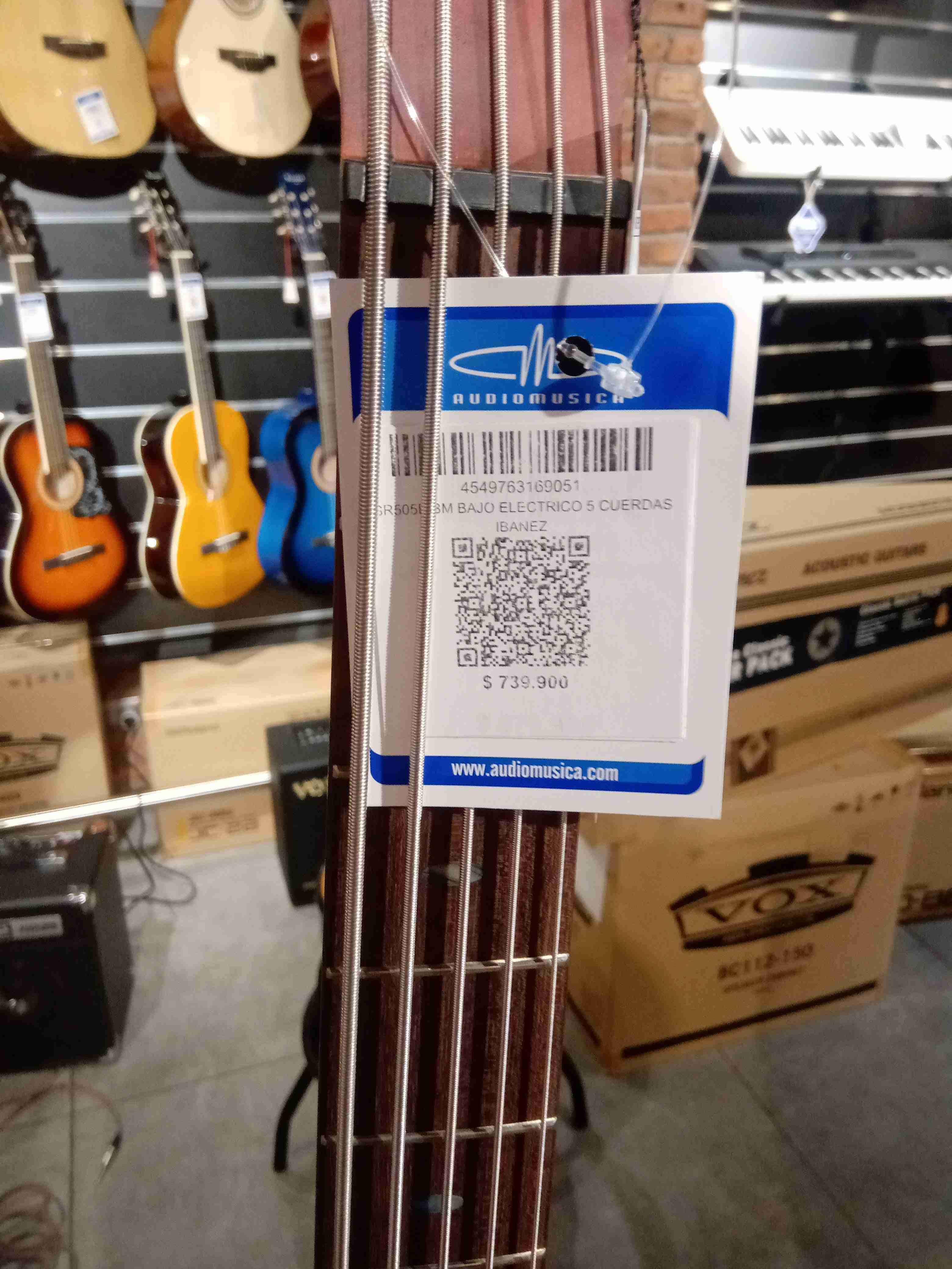 Bajo eléctrico de 5 cuerdas - miniatura 2