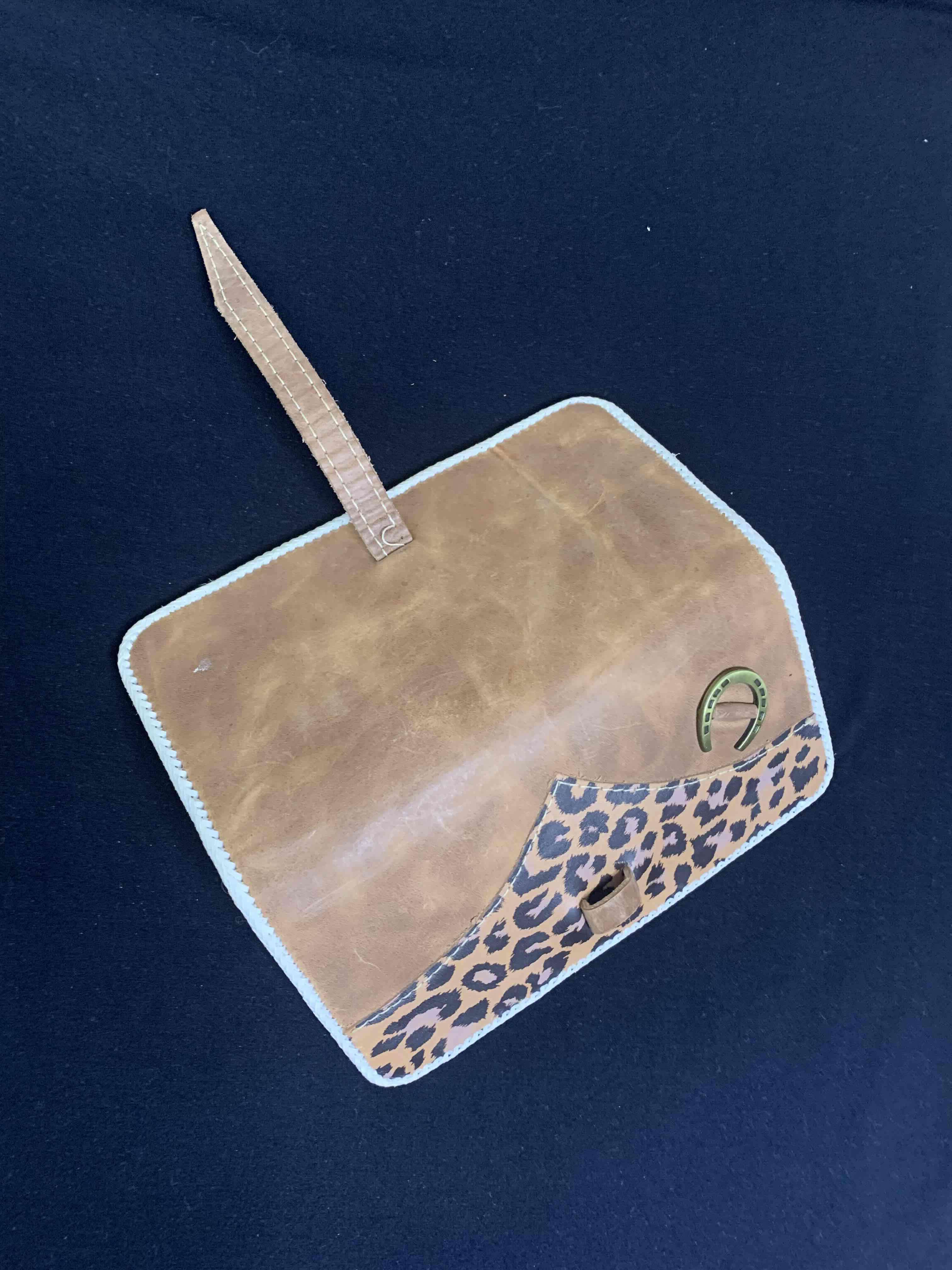 Billetera de cuero con estampado leopardo - miniatura 4