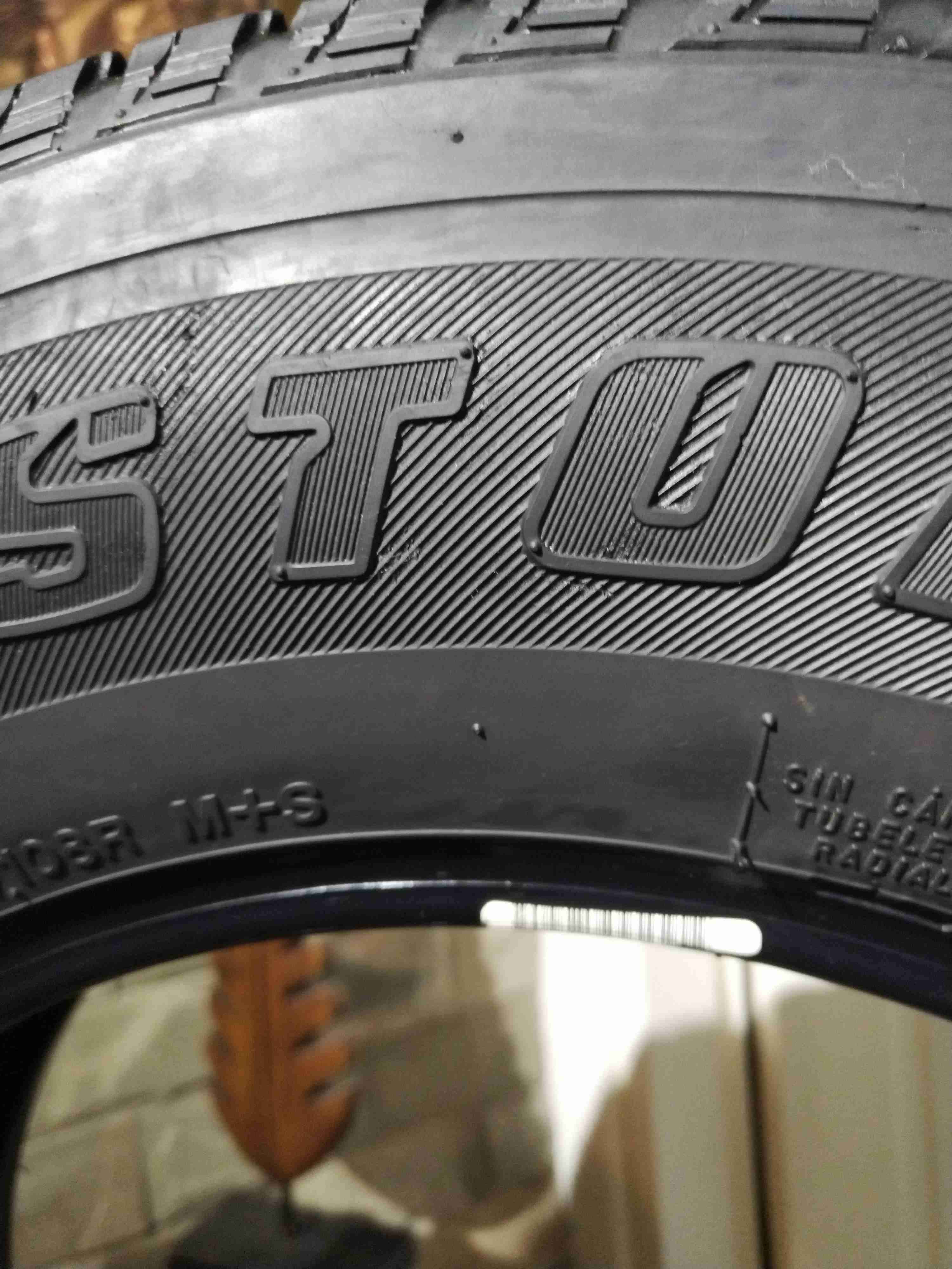 Neumático Bridgestone nuevo - miniatura 3