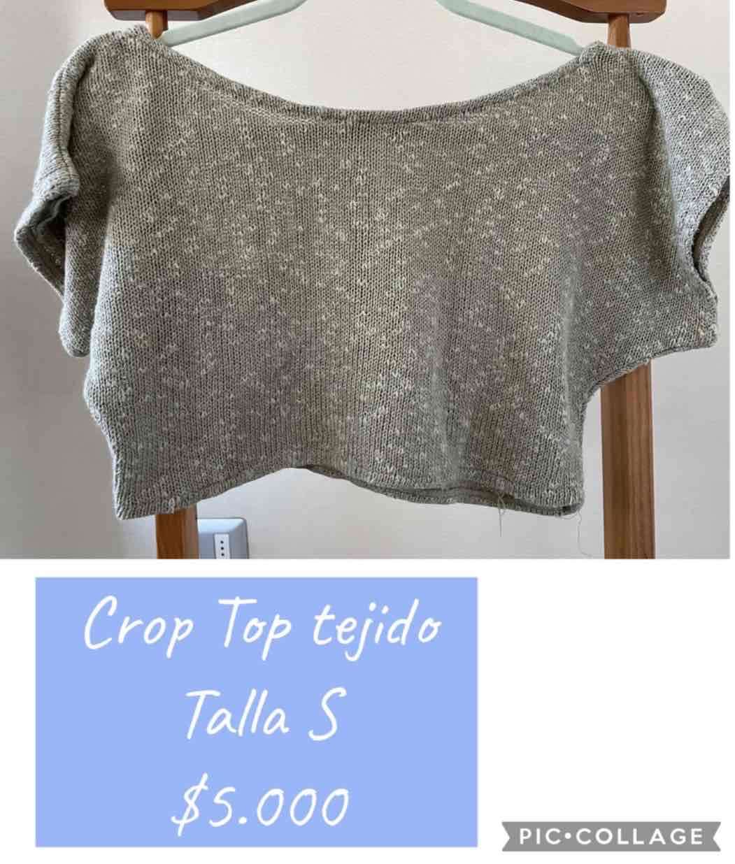 Crop top tejido gris
