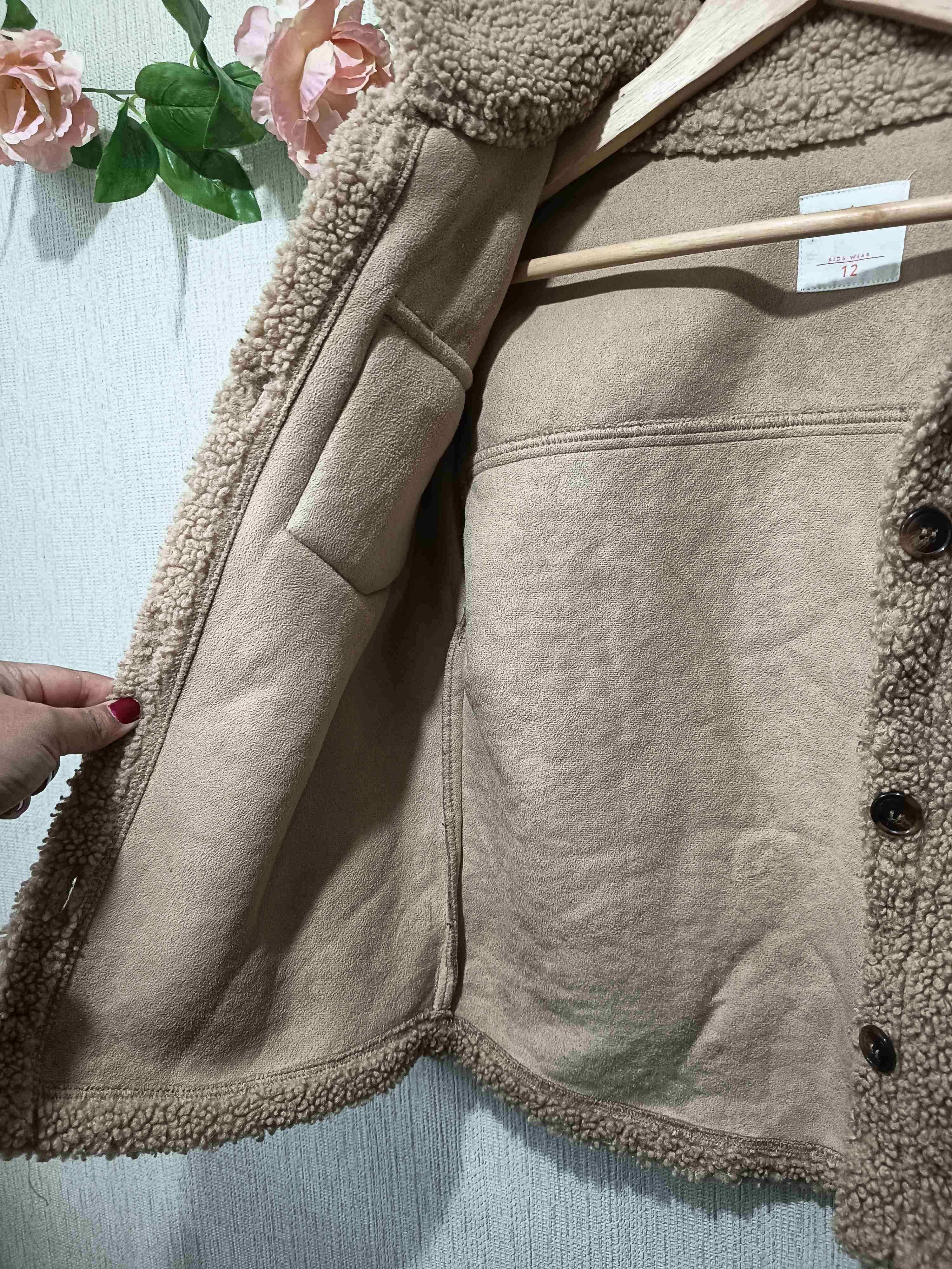 Chaqueta de niña  beige talla 12 - miniatura 3