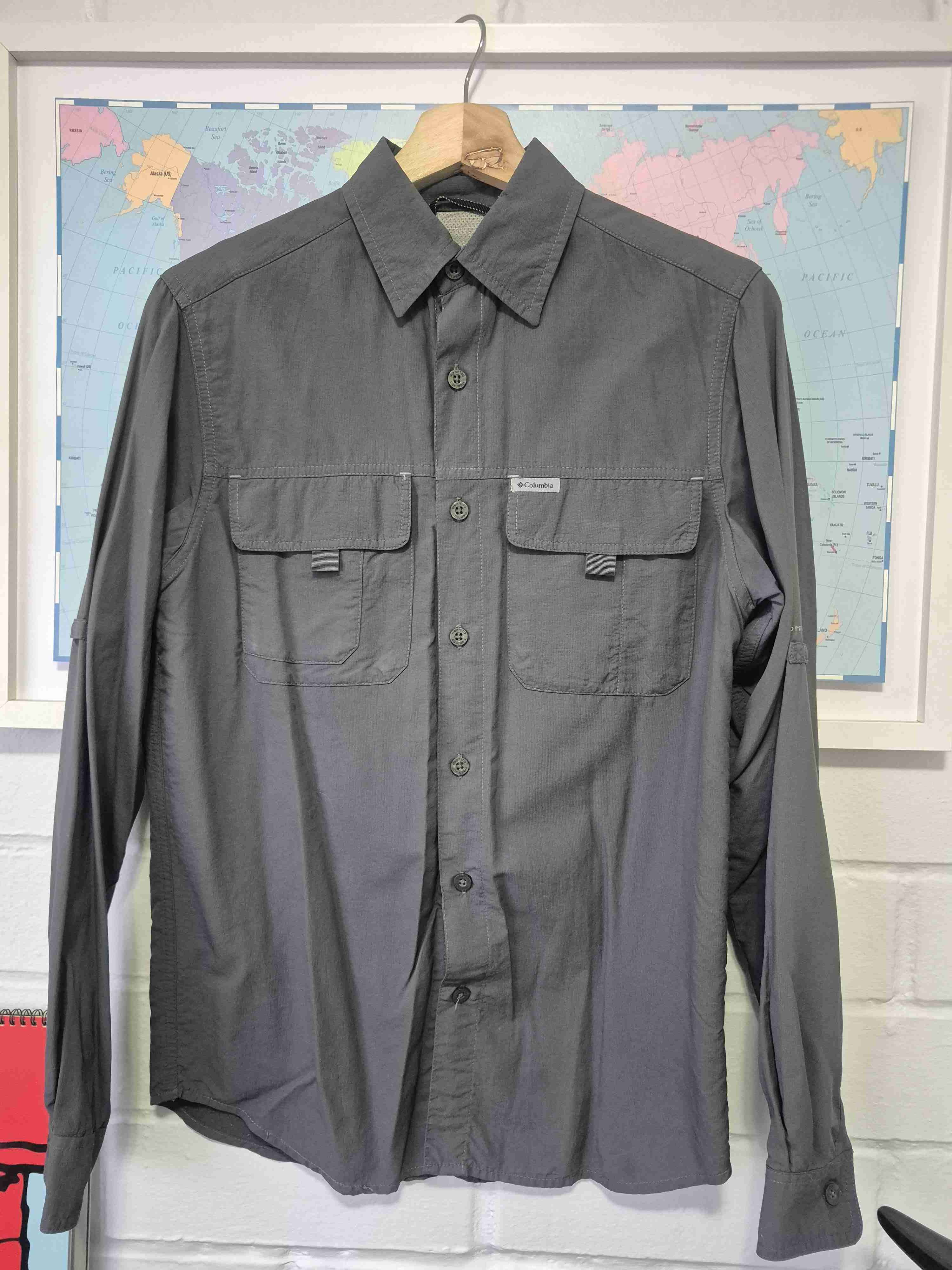 Camisa gris de manga larga Columbia