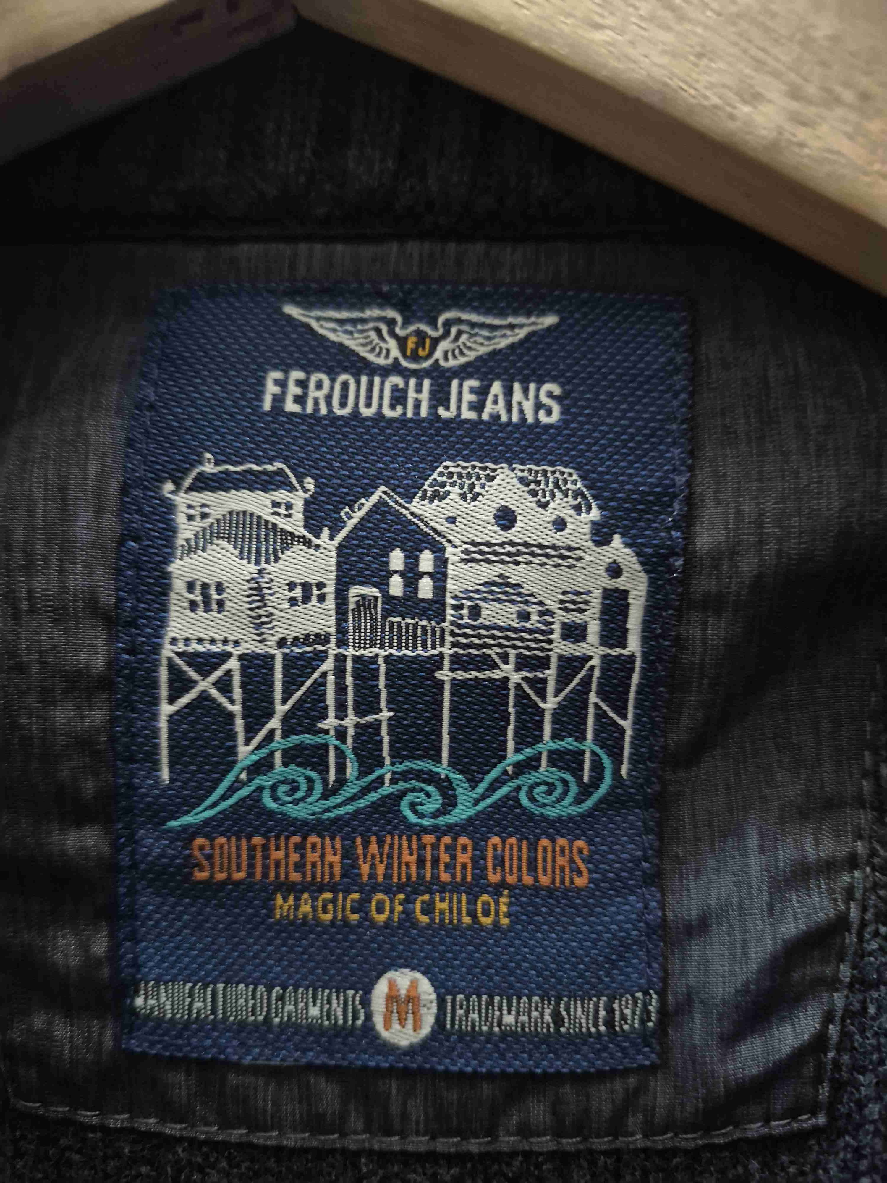 Chaleco gris con cierre y gorro. - miniatura 4