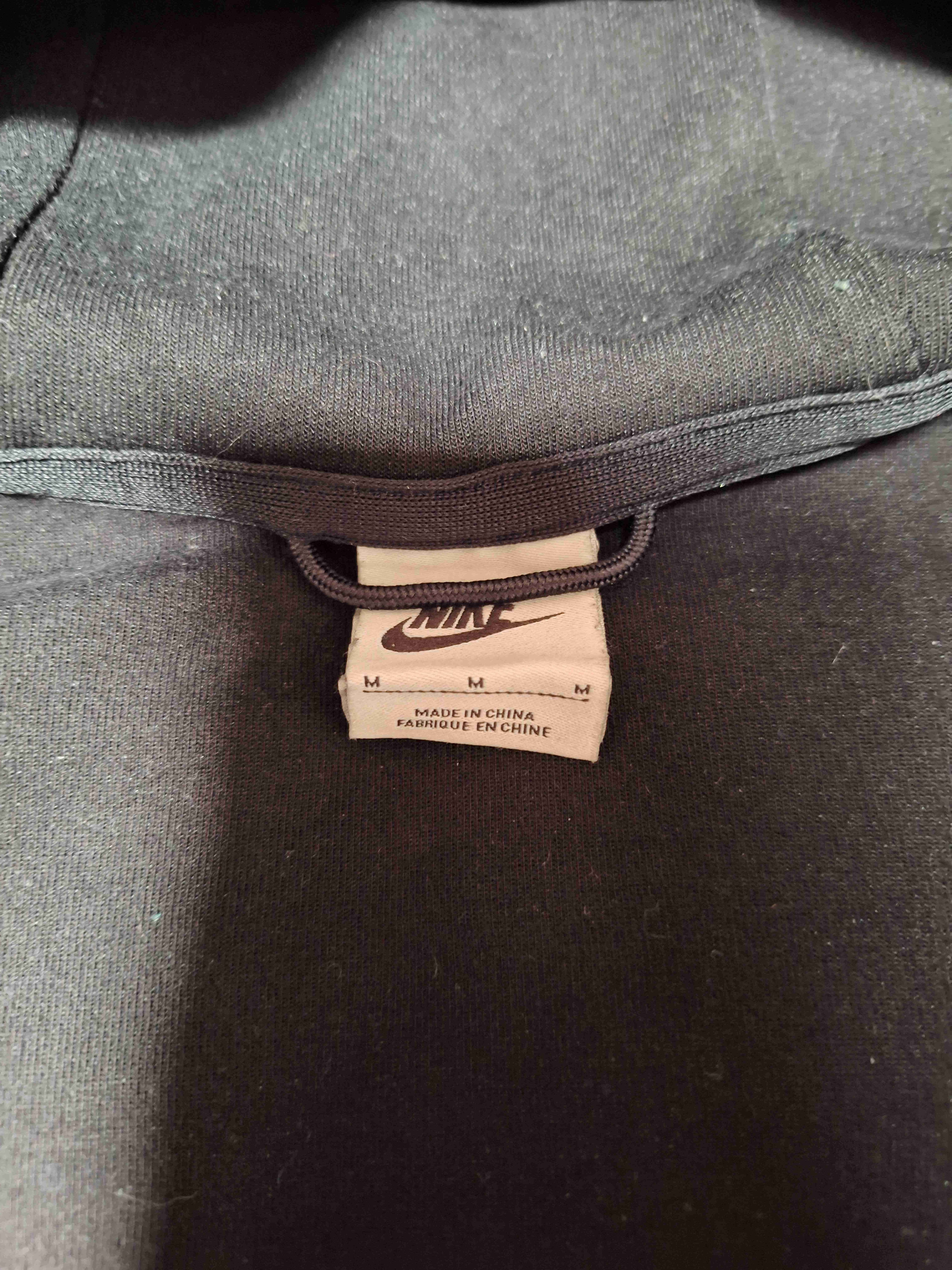 Buzo Nike Tech usado - miniatura 2