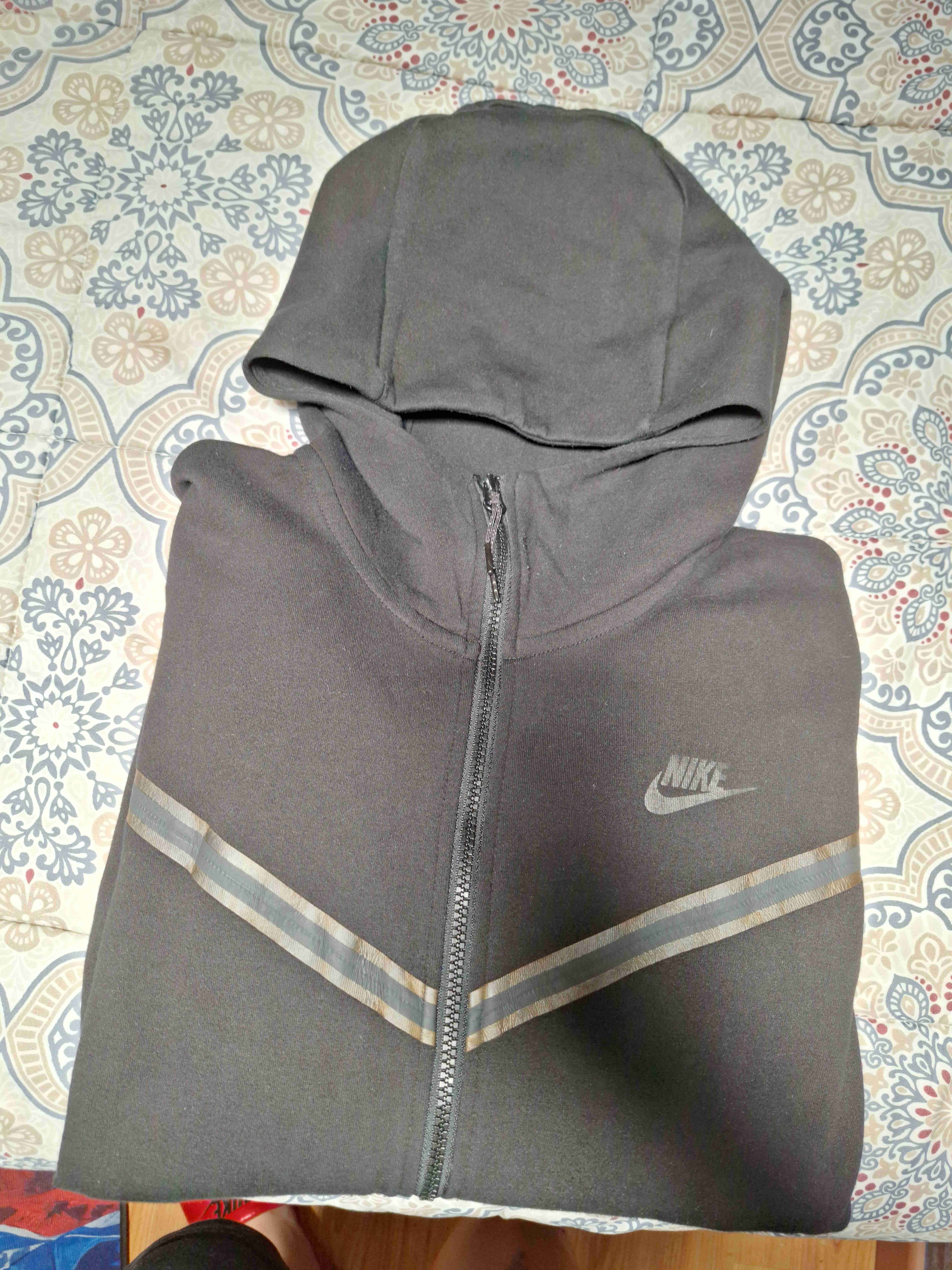 Buzo Nike Tech usado - miniatura 3