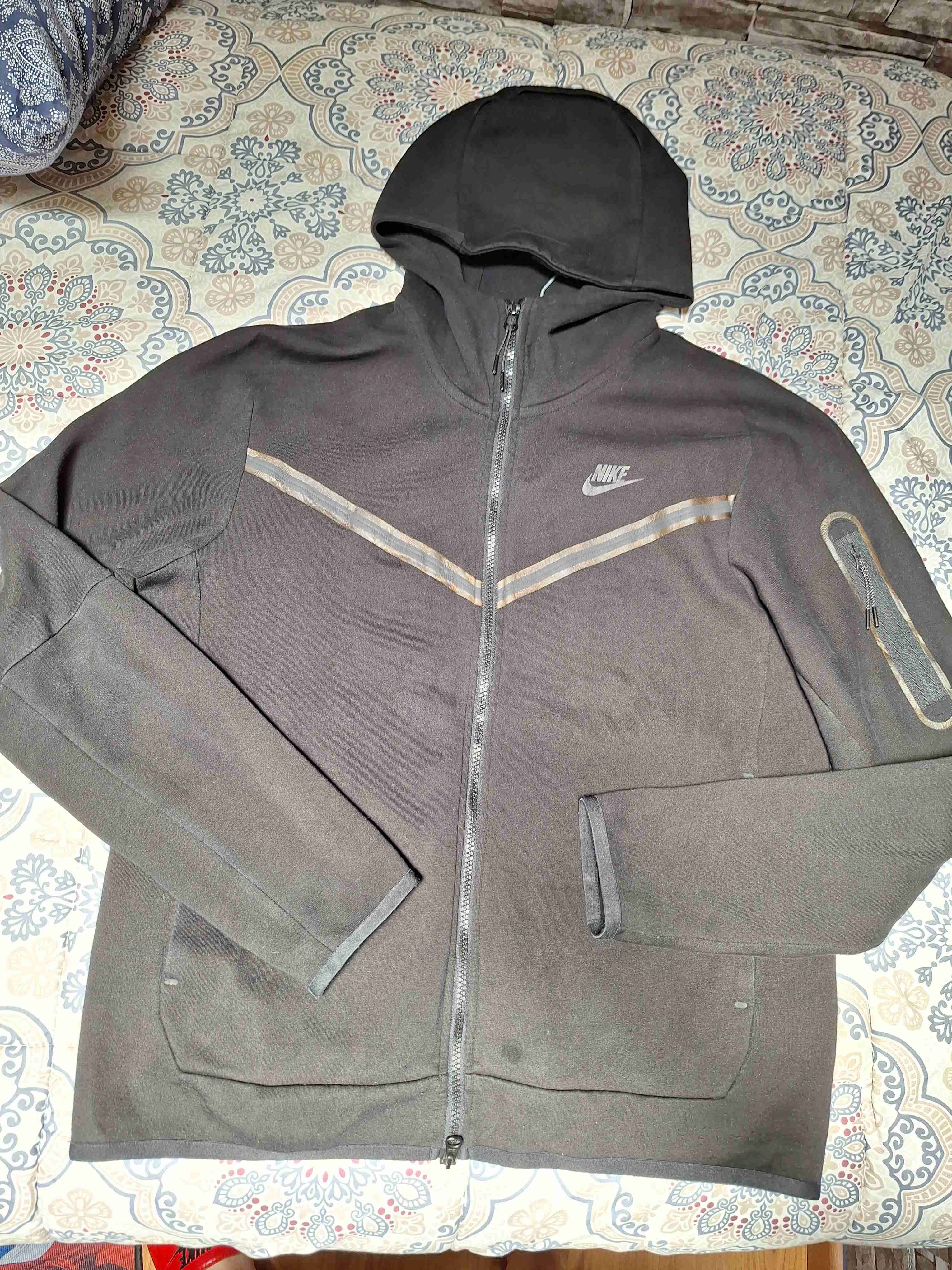 Buzo Nike Tech usado - miniatura 4