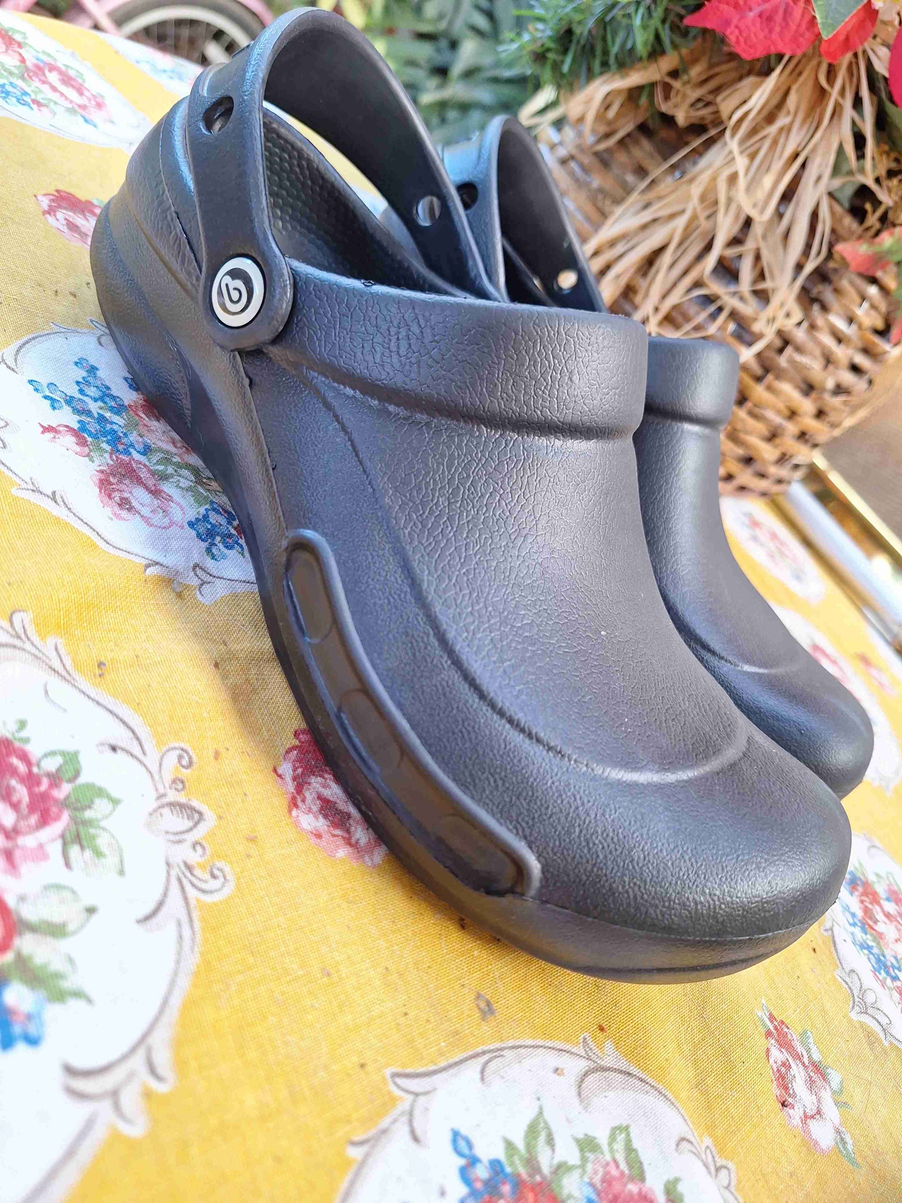 Zuecos negros clásicos - miniatura 3