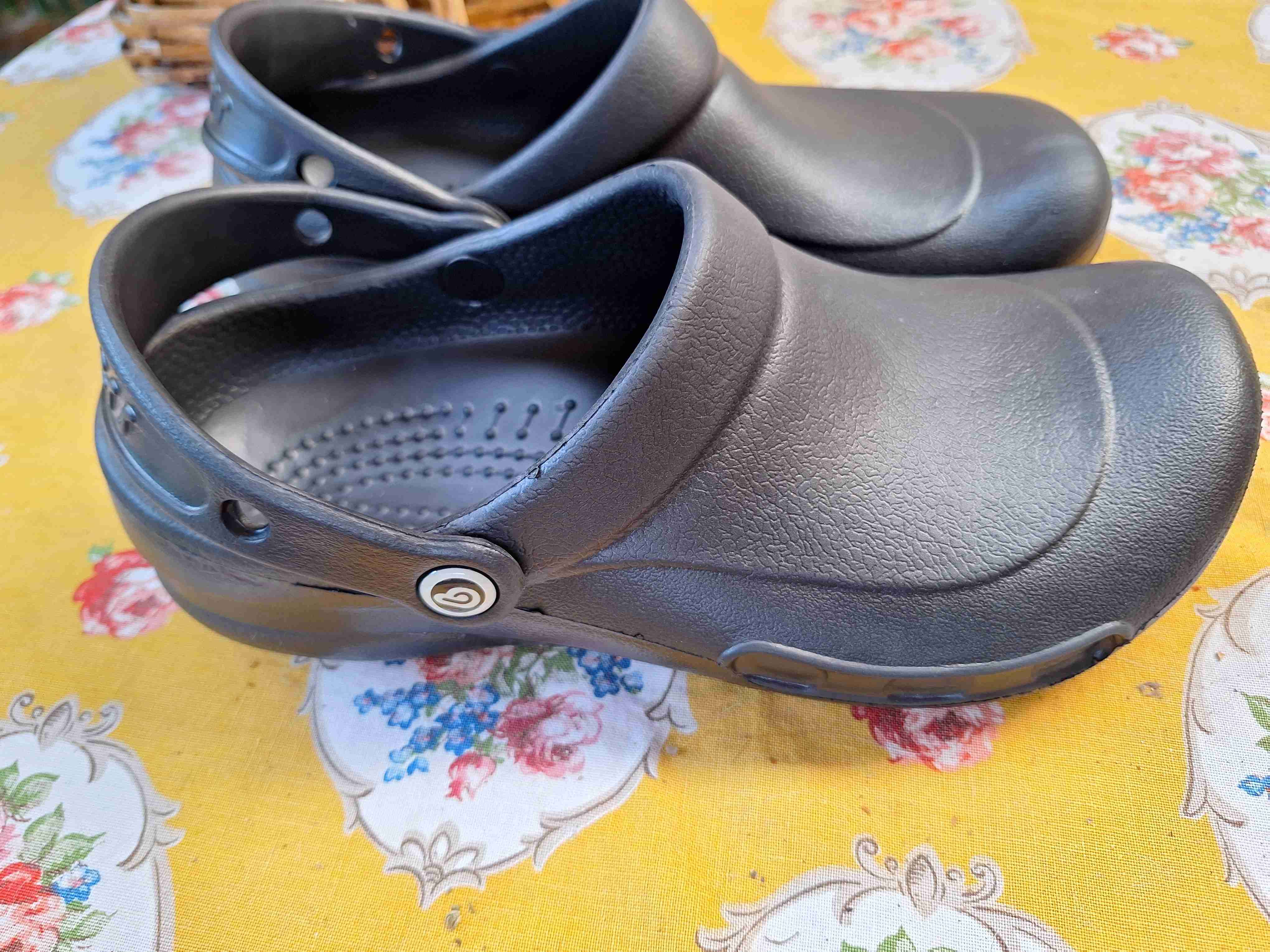 Zuecos negros clásicos - miniatura 4