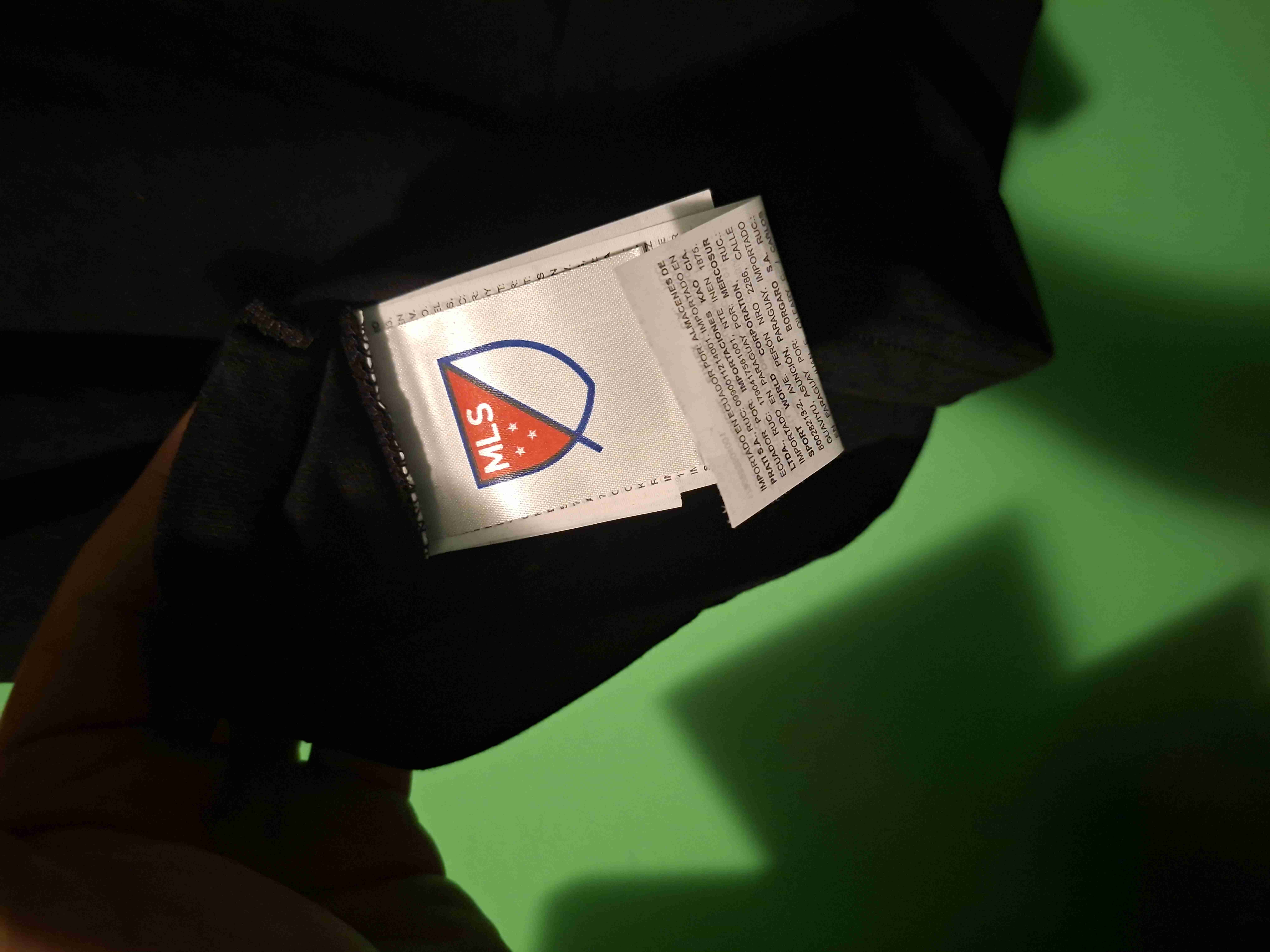 Polera negra Inter Miami con logo - miniatura 6