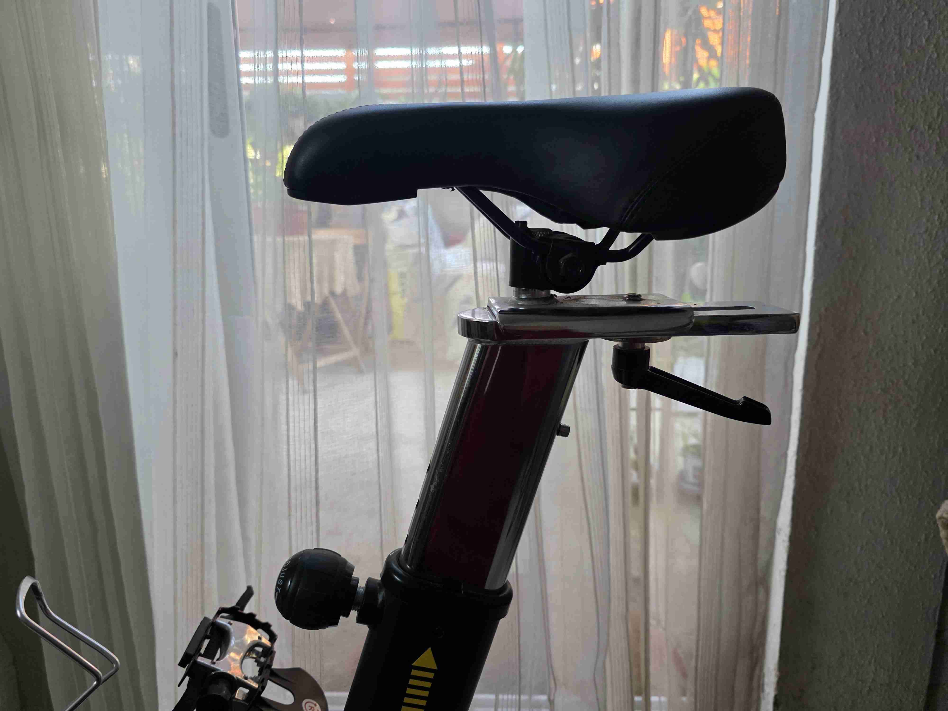 Bicicleta estática negra Covertec - miniatura 3