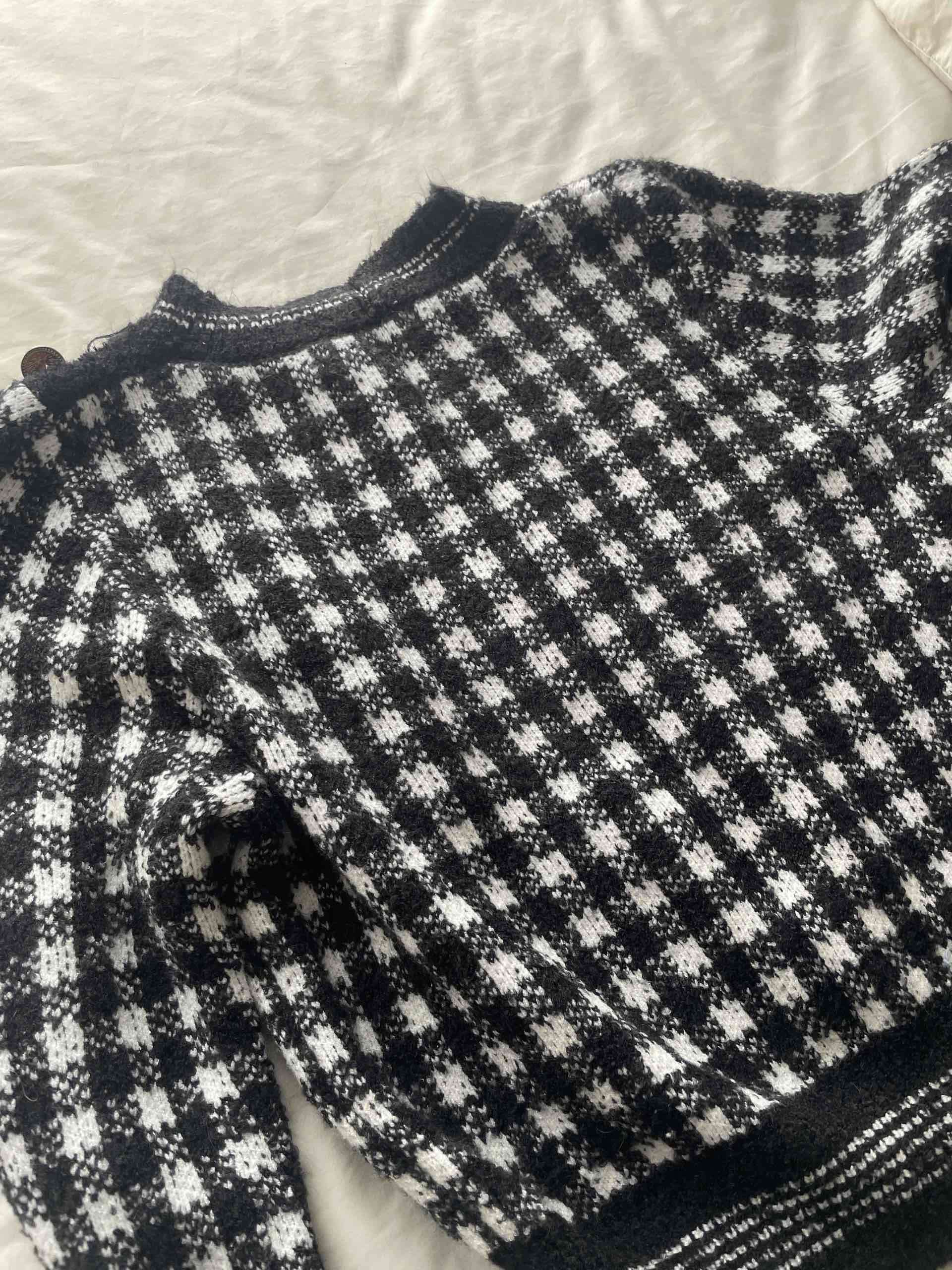 Suéter a cuadros blanco y negro - miniatura 3