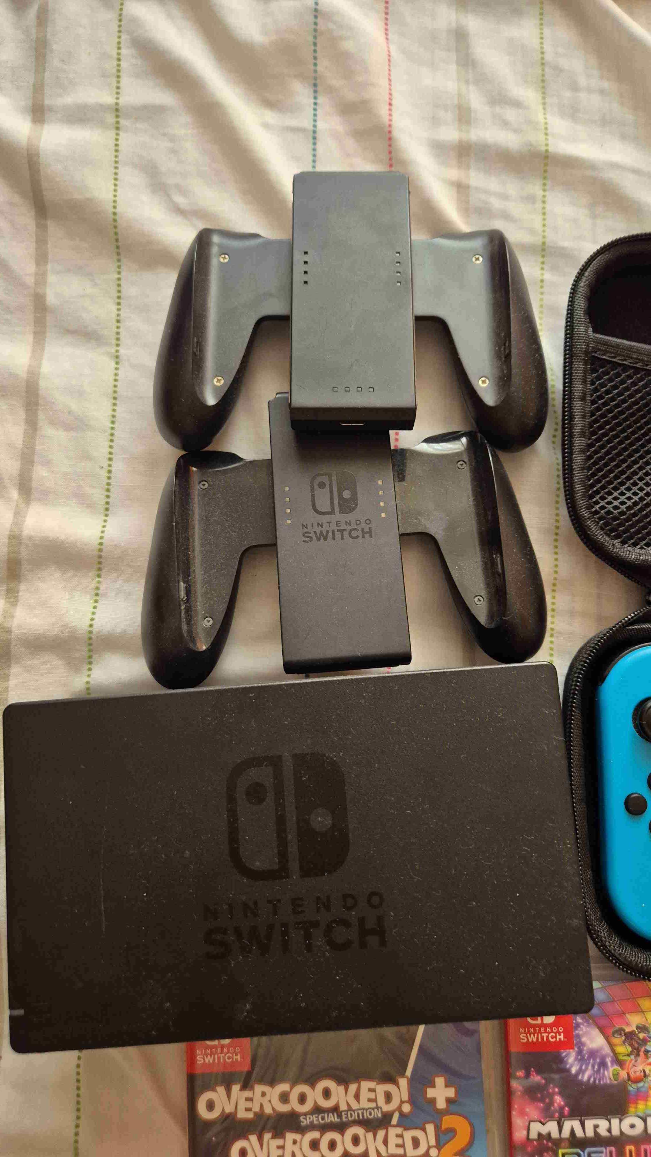 Nintendo Switch con accesorios - miniatura 3