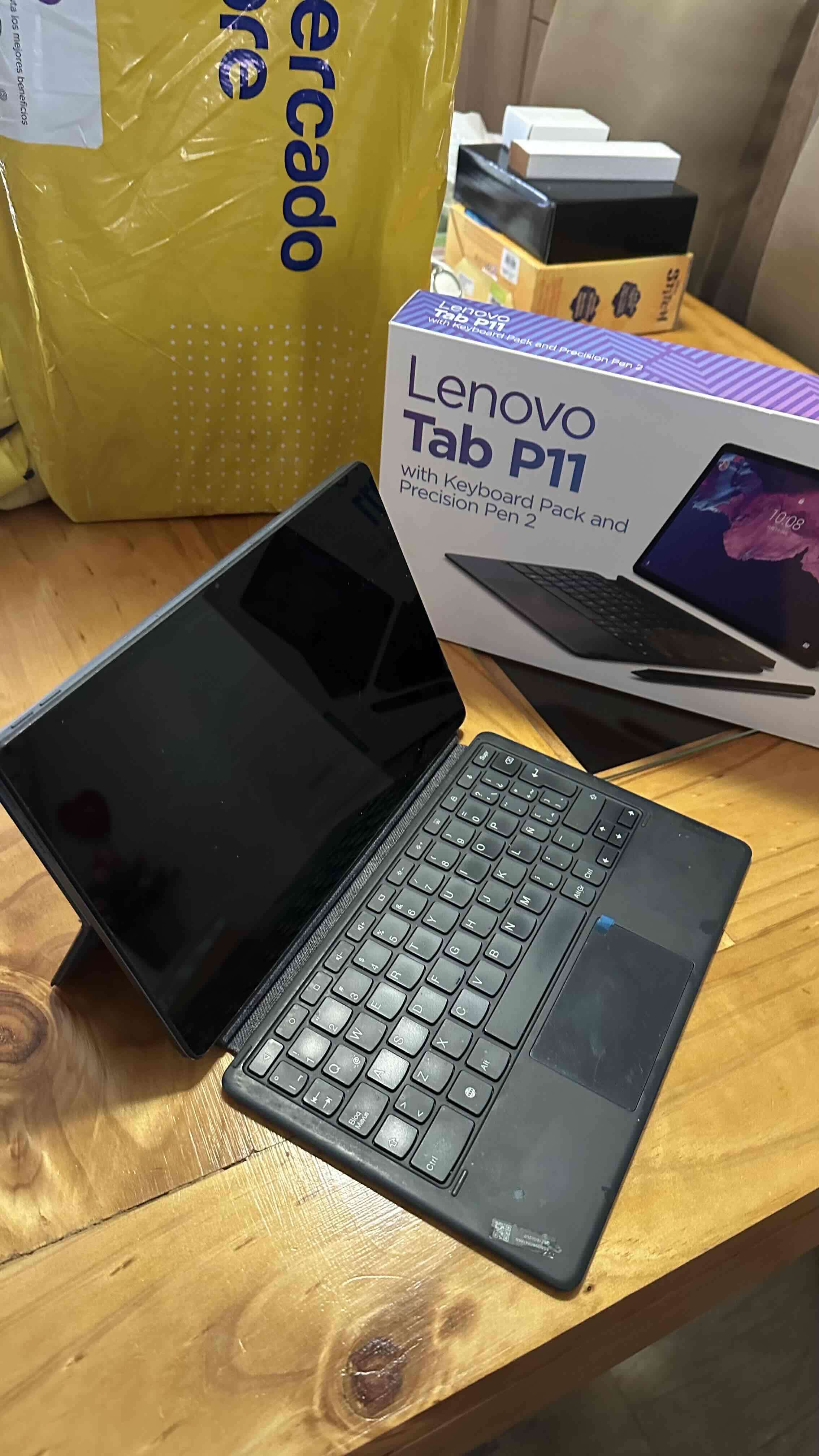 Tablet Lenovo Tab P11 con teclado
