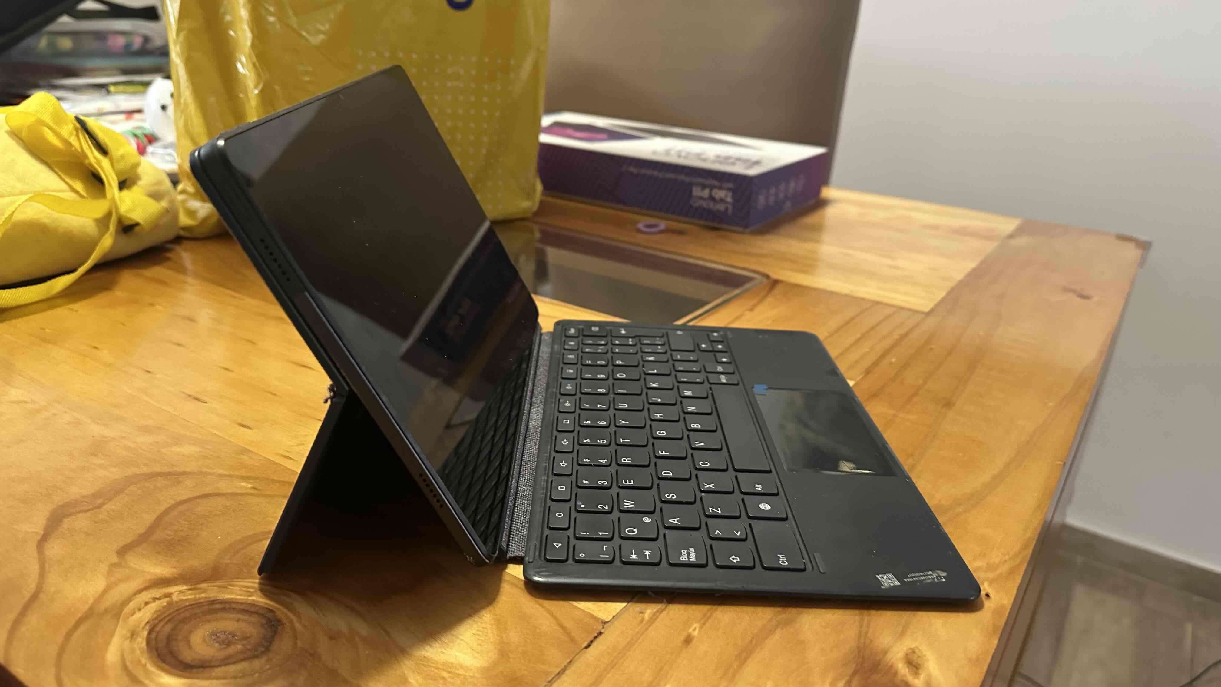 Tablet Lenovo Tab P11 con teclado - miniatura 2