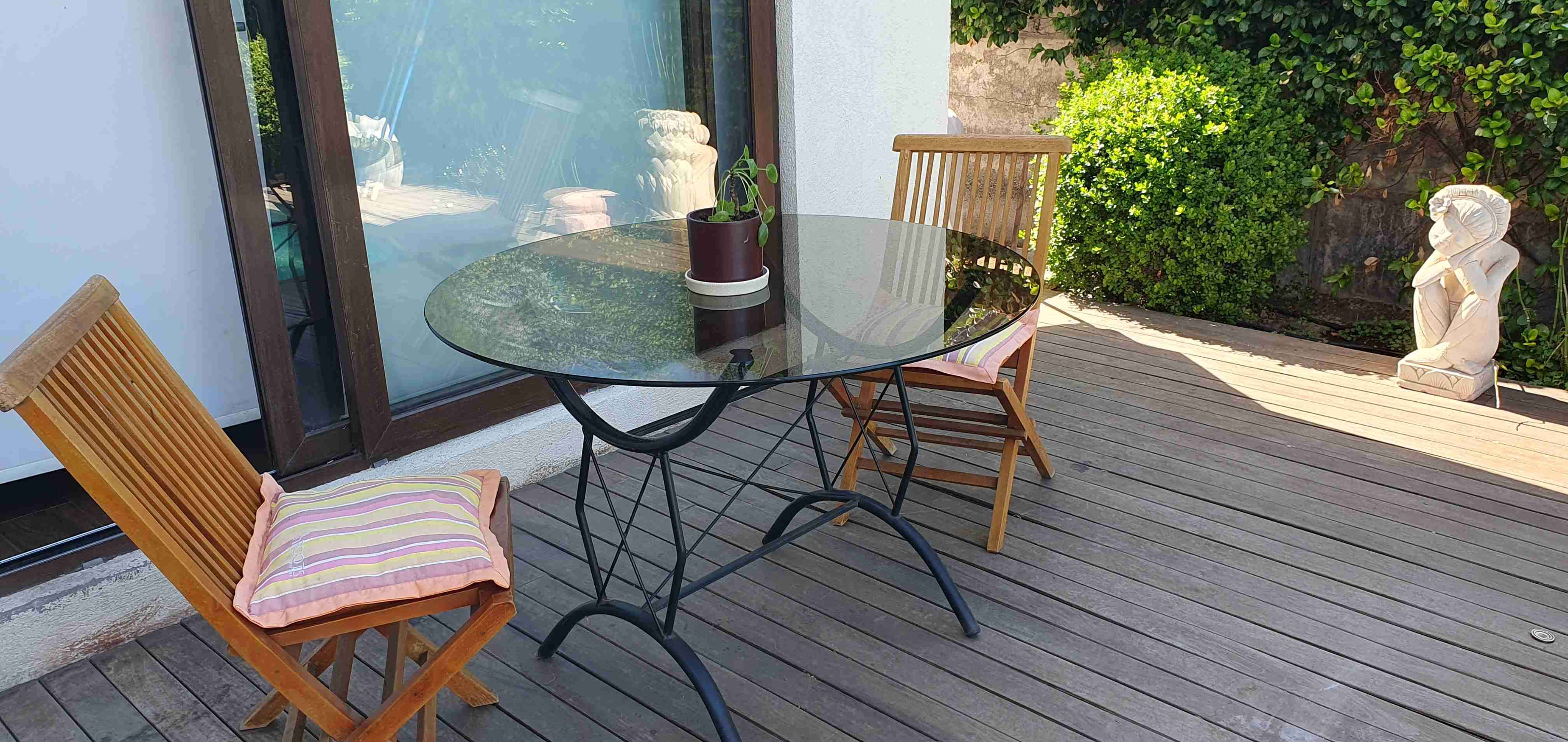 Mesa redonda de vidrio. - miniatura 3