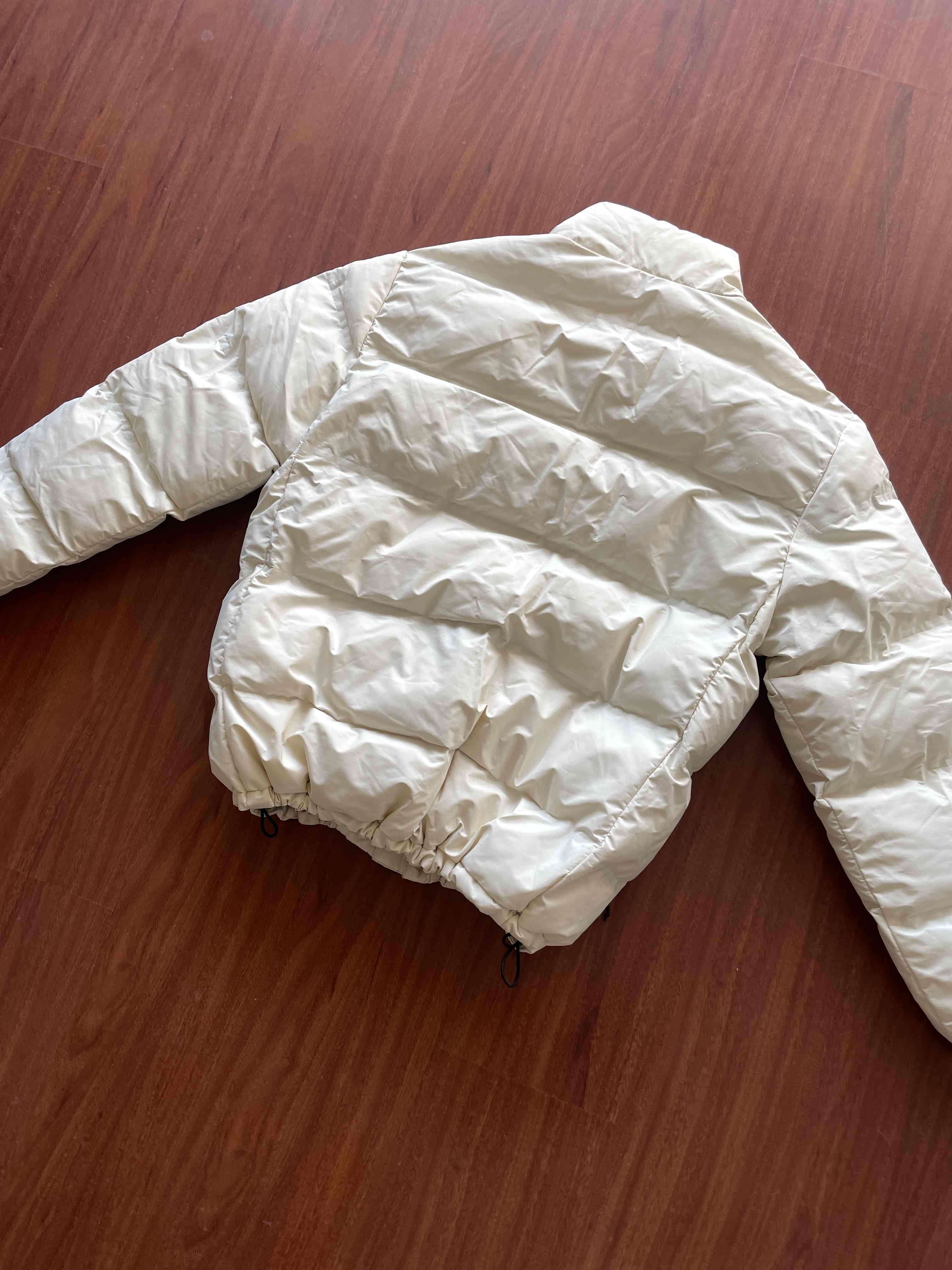 Chaqueta nueva puffer beige H&M - miniatura 4