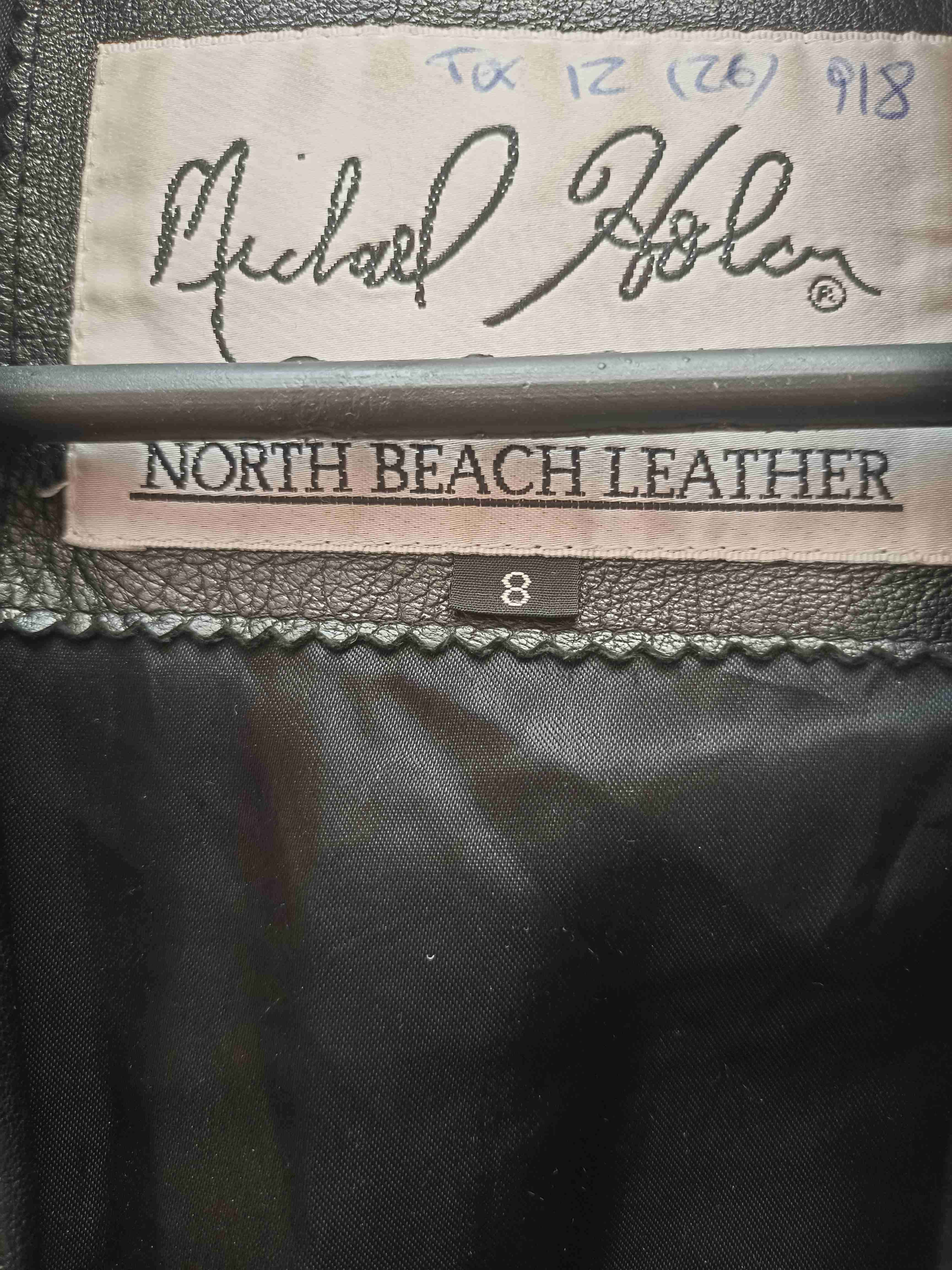 Chaqueta de cuero negra - miniatura 2