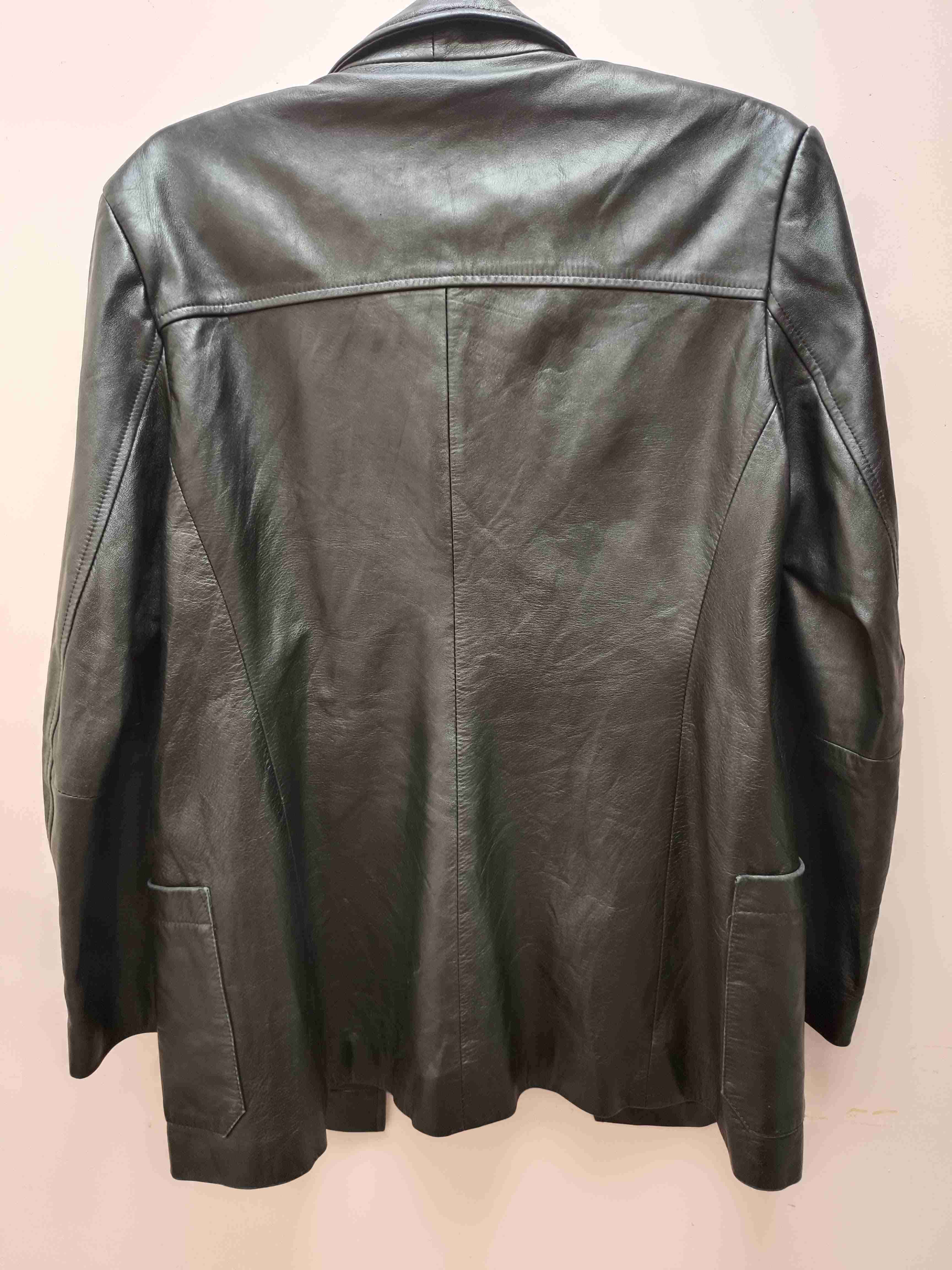 Chaqueta de cuero negra - miniatura 4