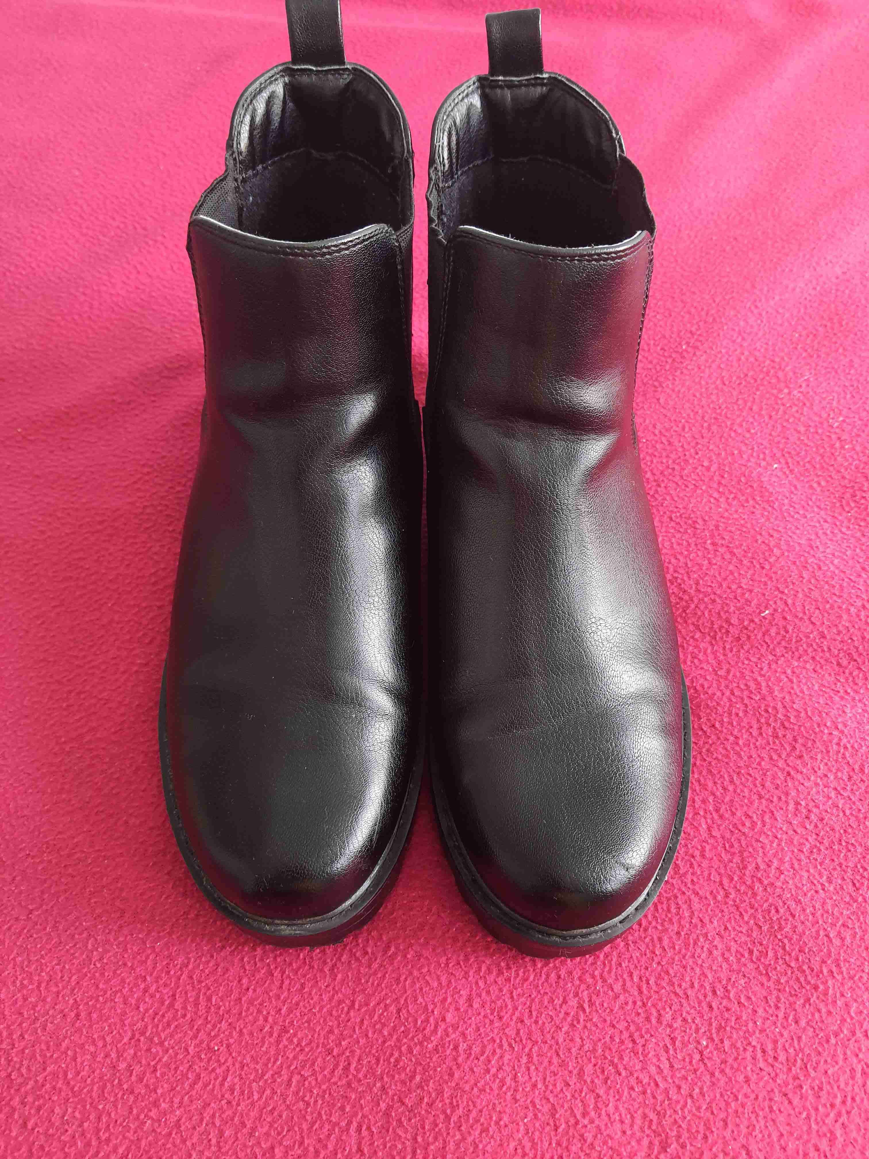 Botines negros de cuero